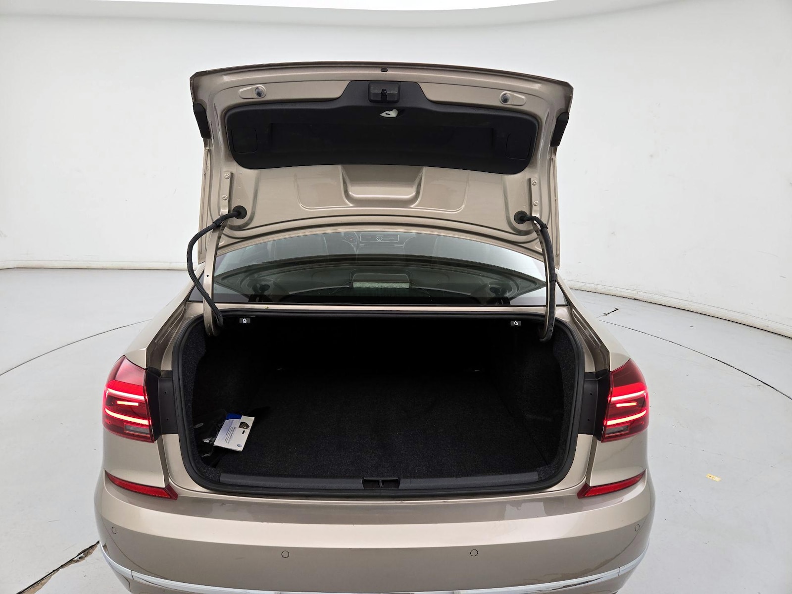2017 Volkswagen Passat SEL Premium - Photo 23