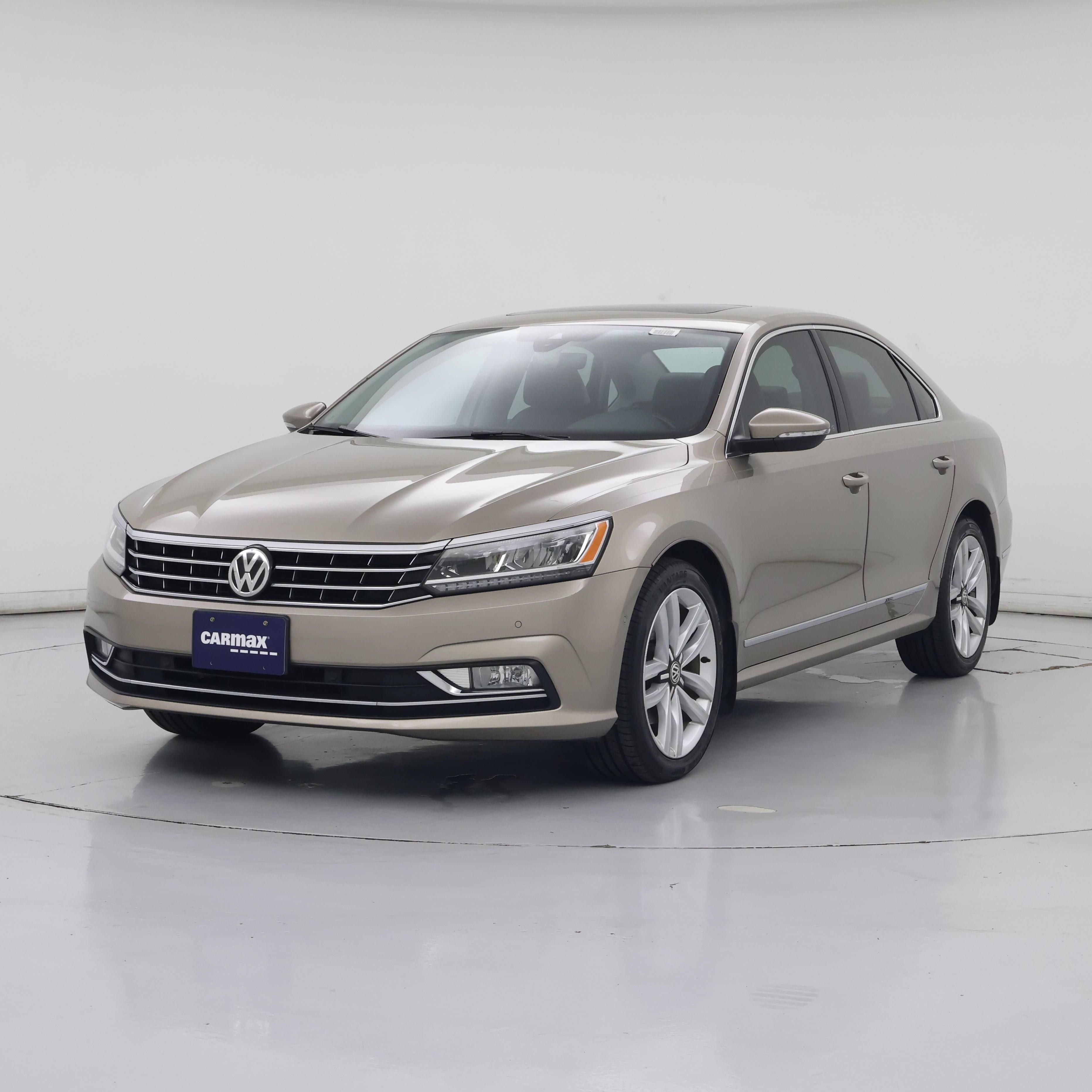 Thumbnail: 2017 Volkswagen Passat - 4