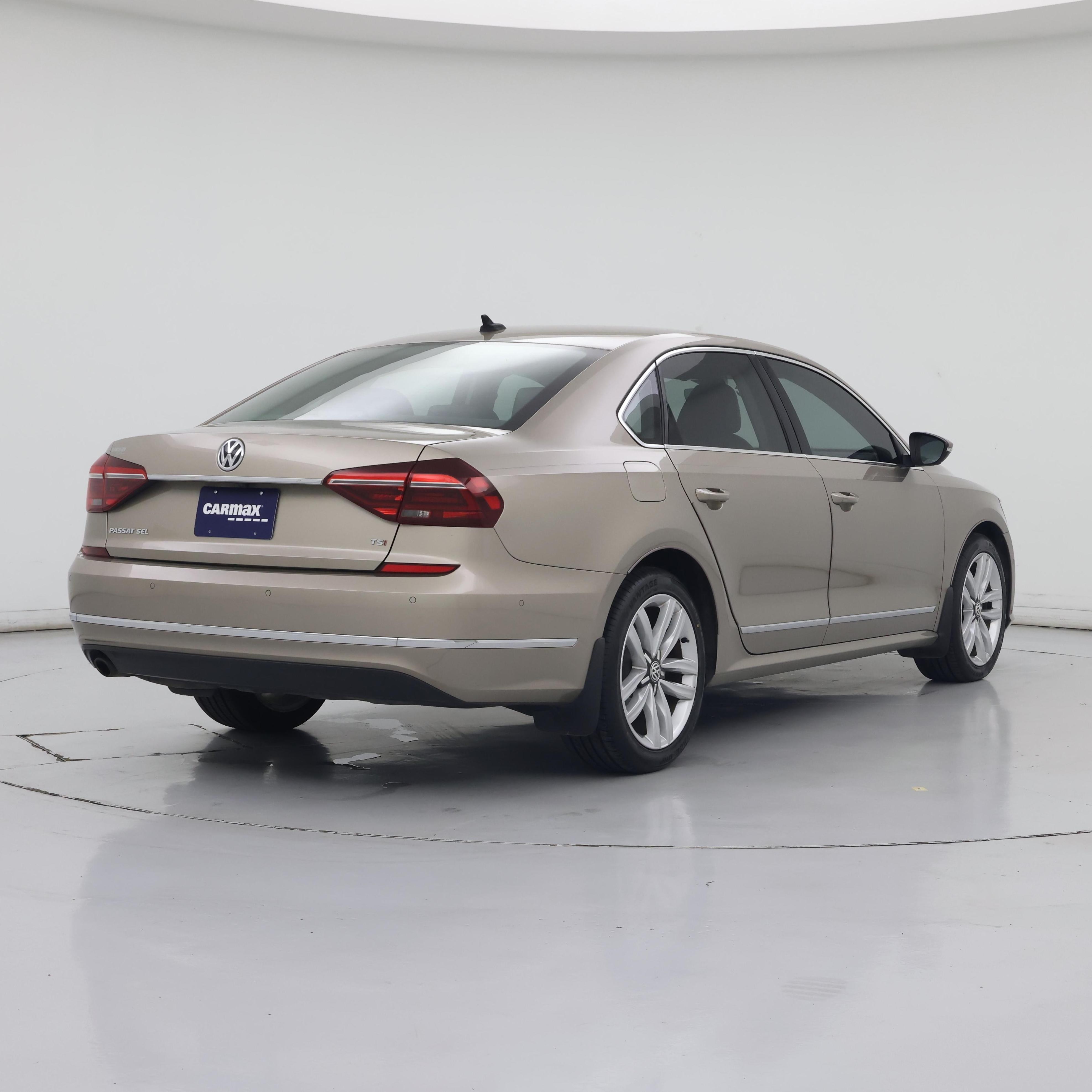 Thumbnail: 2017 Volkswagen Passat - 8