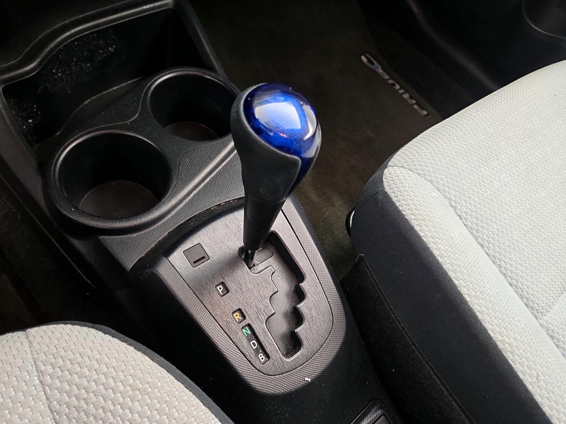Thumbnail: 2016 Toyota Prius c - 16