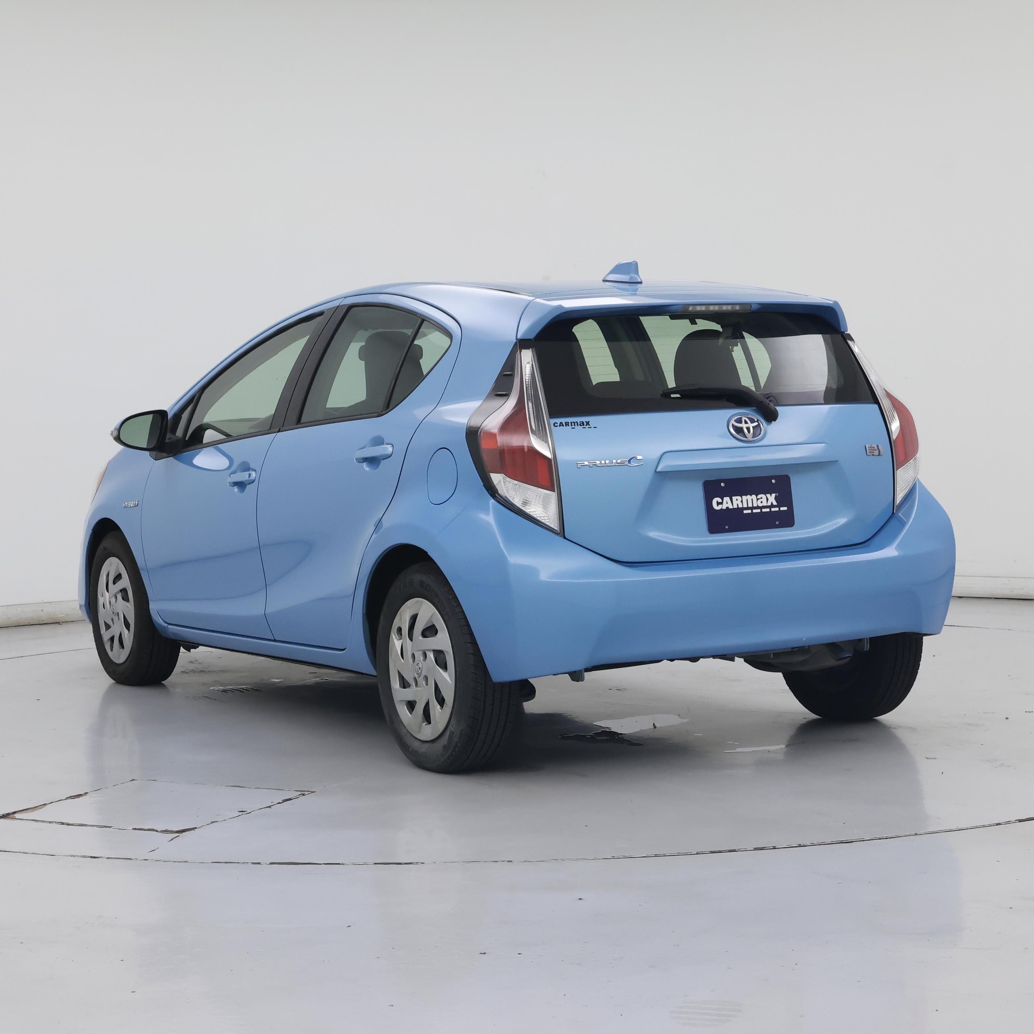 Thumbnail: 2016 Toyota Prius c - 2