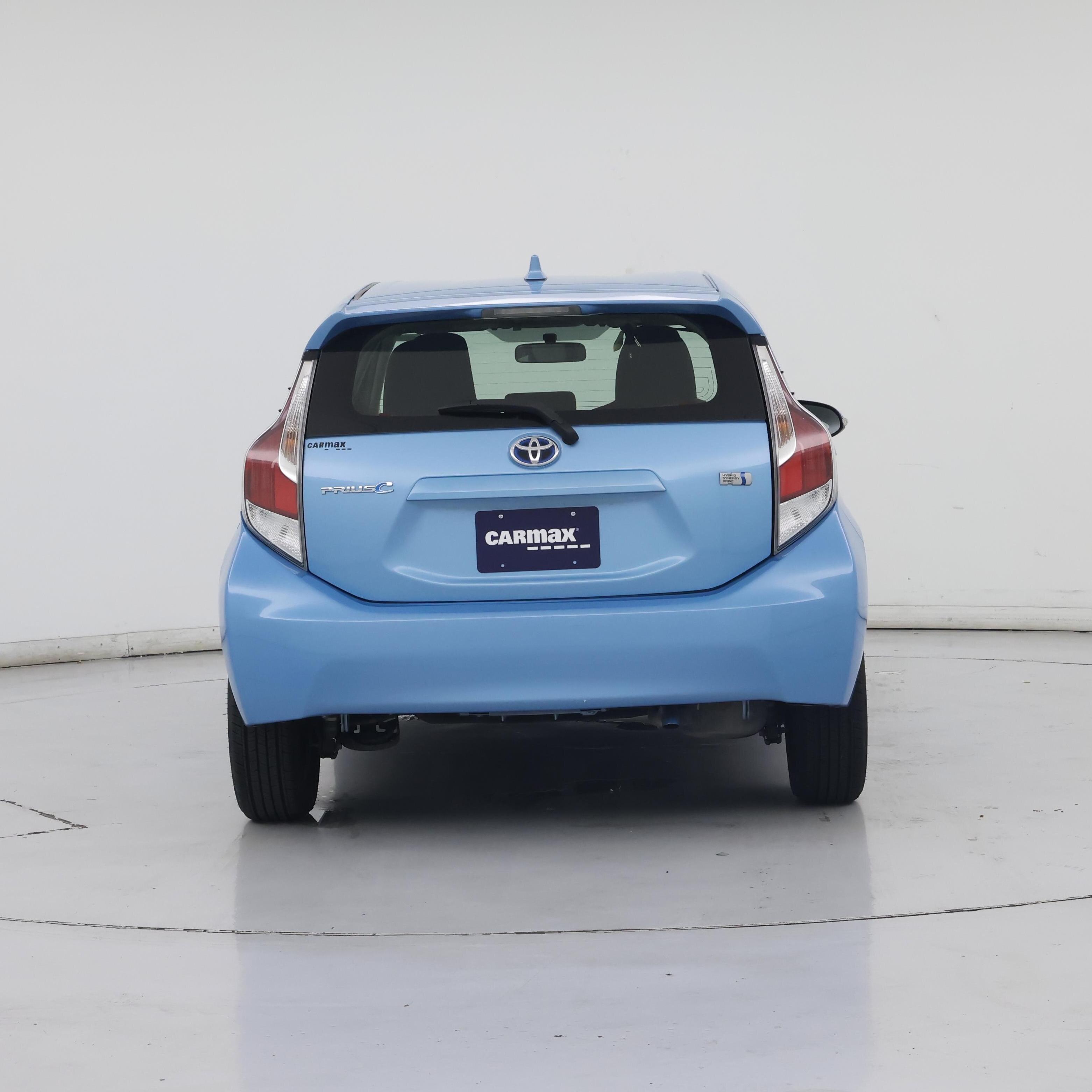 Thumbnail: 2016 Toyota Prius c - 6