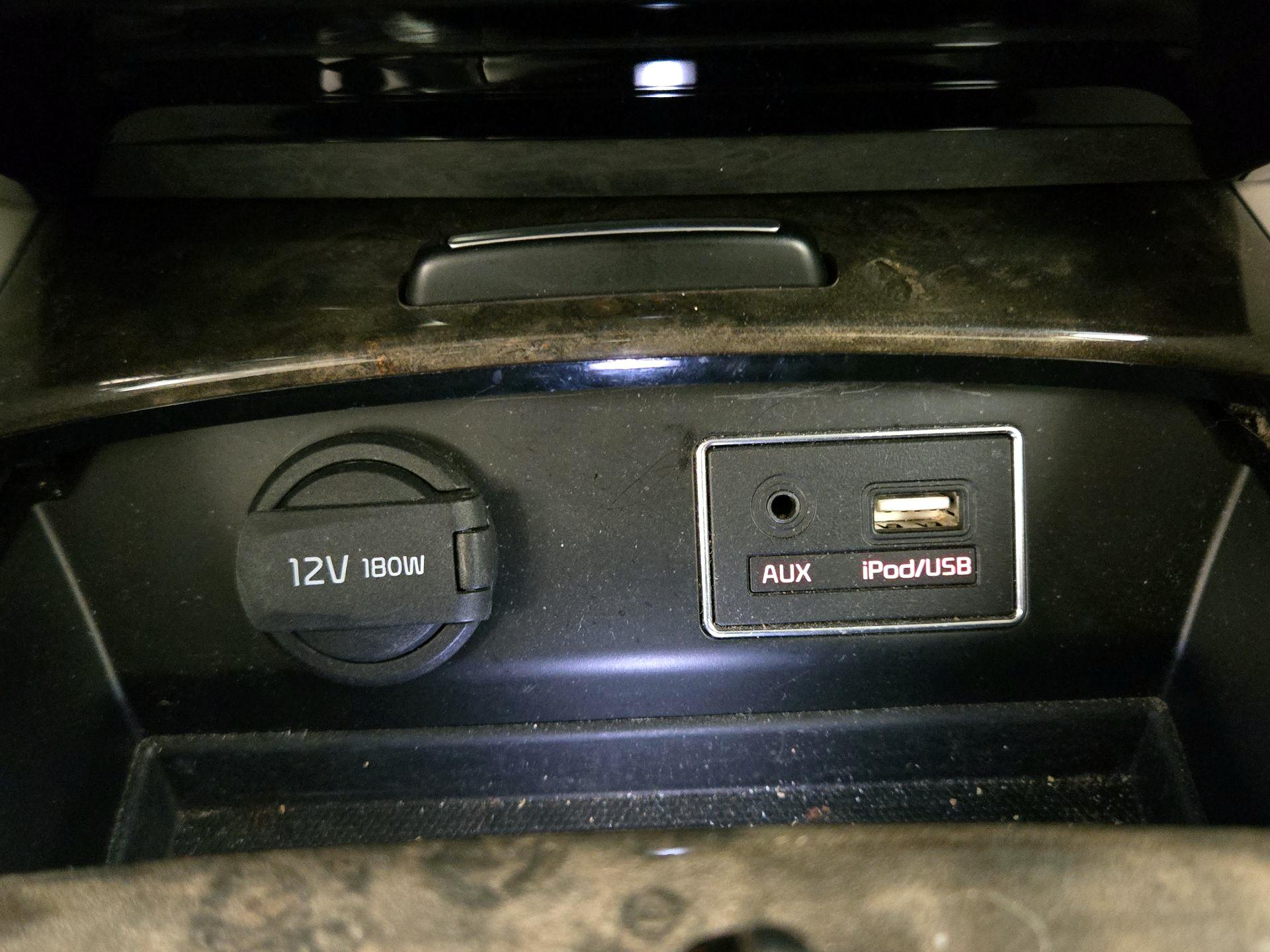 Thumbnail: 2015 Kia K900 - 19