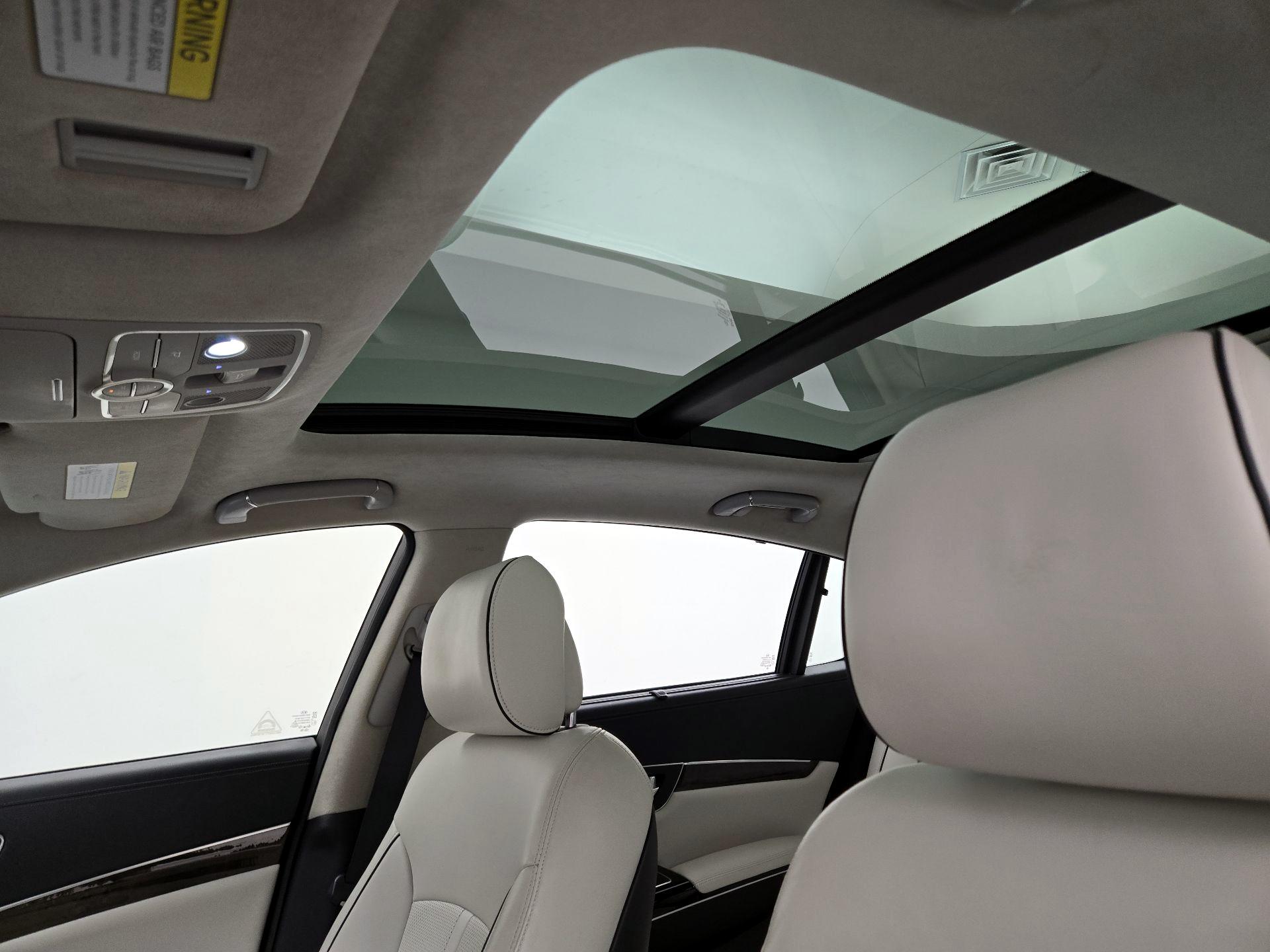 Thumbnail: 2015 Kia K900 - 20