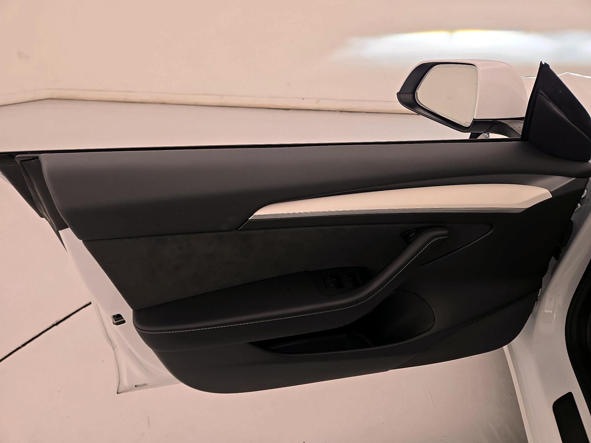 Thumbnail: 2022 Tesla Model 3 - 12