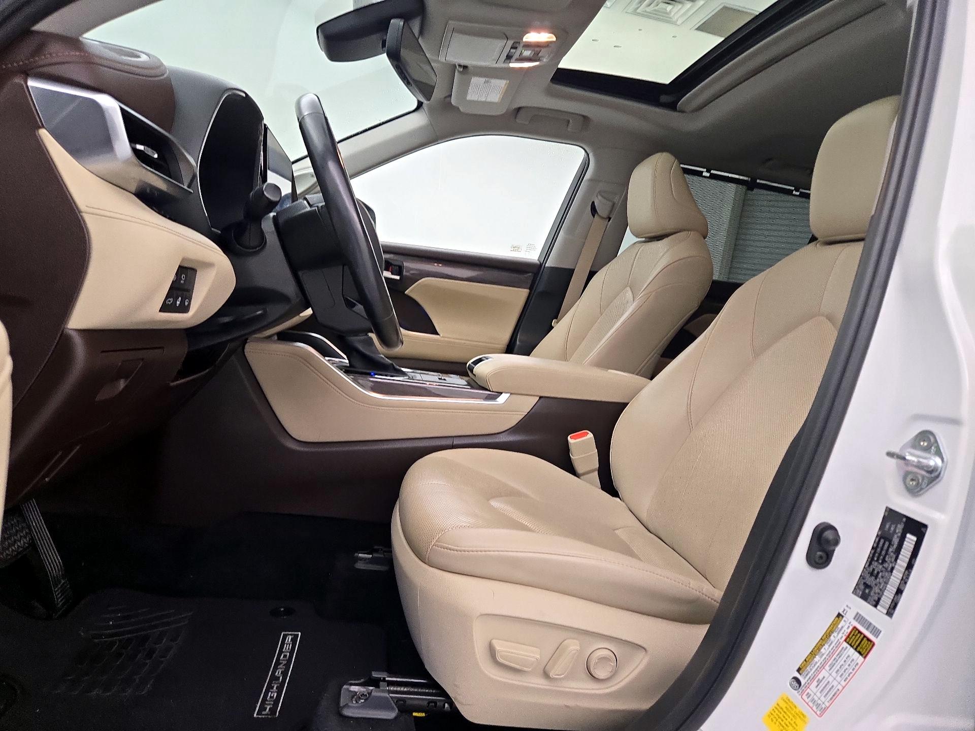 Thumbnail: 2020 Toyota Highlander - 11