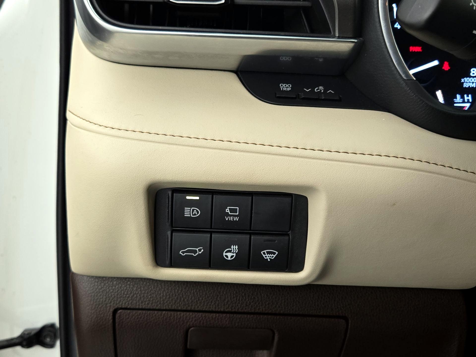 Thumbnail: 2020 Toyota Highlander - 13