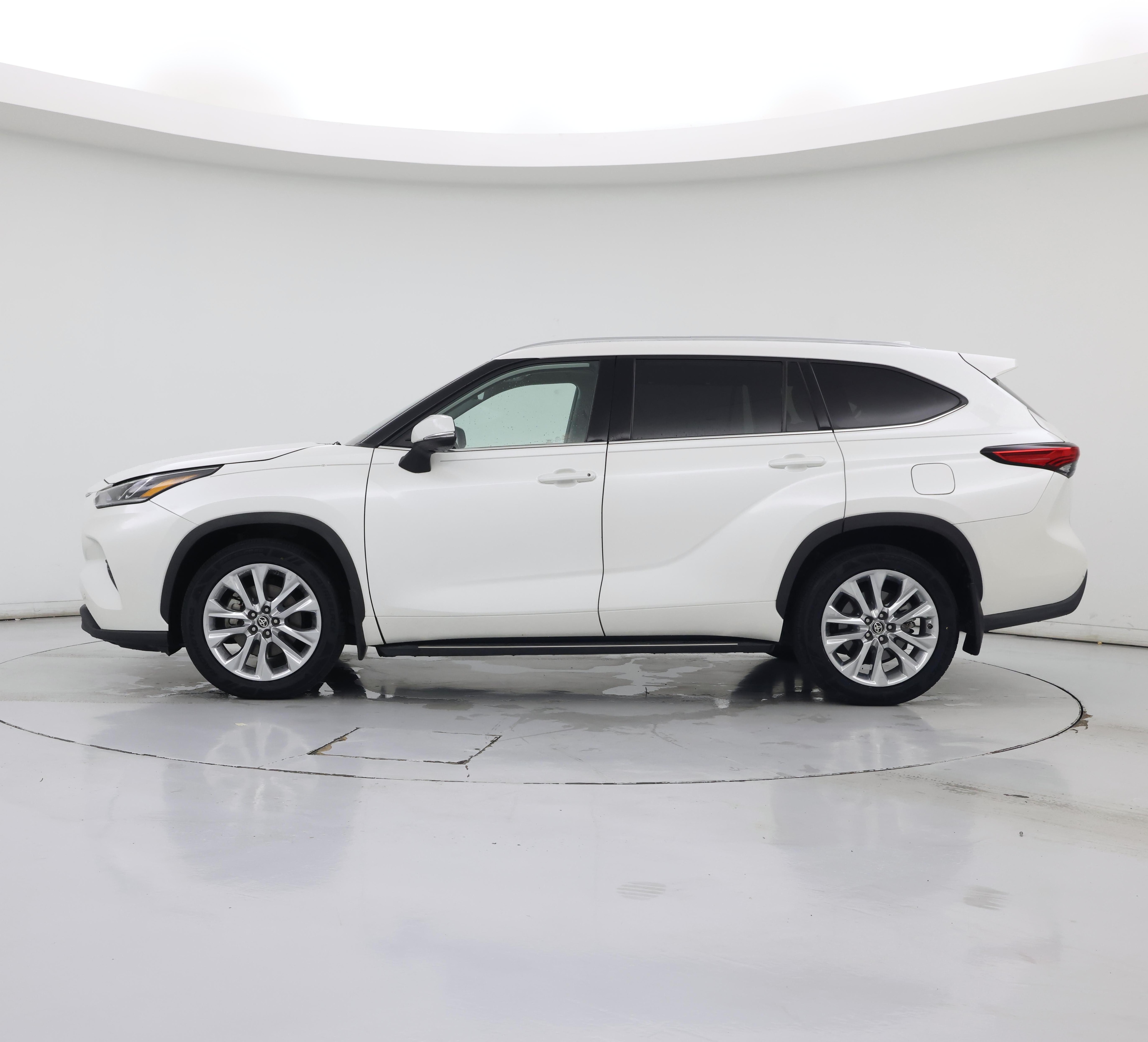 Thumbnail: 2020 Toyota Highlander - 3