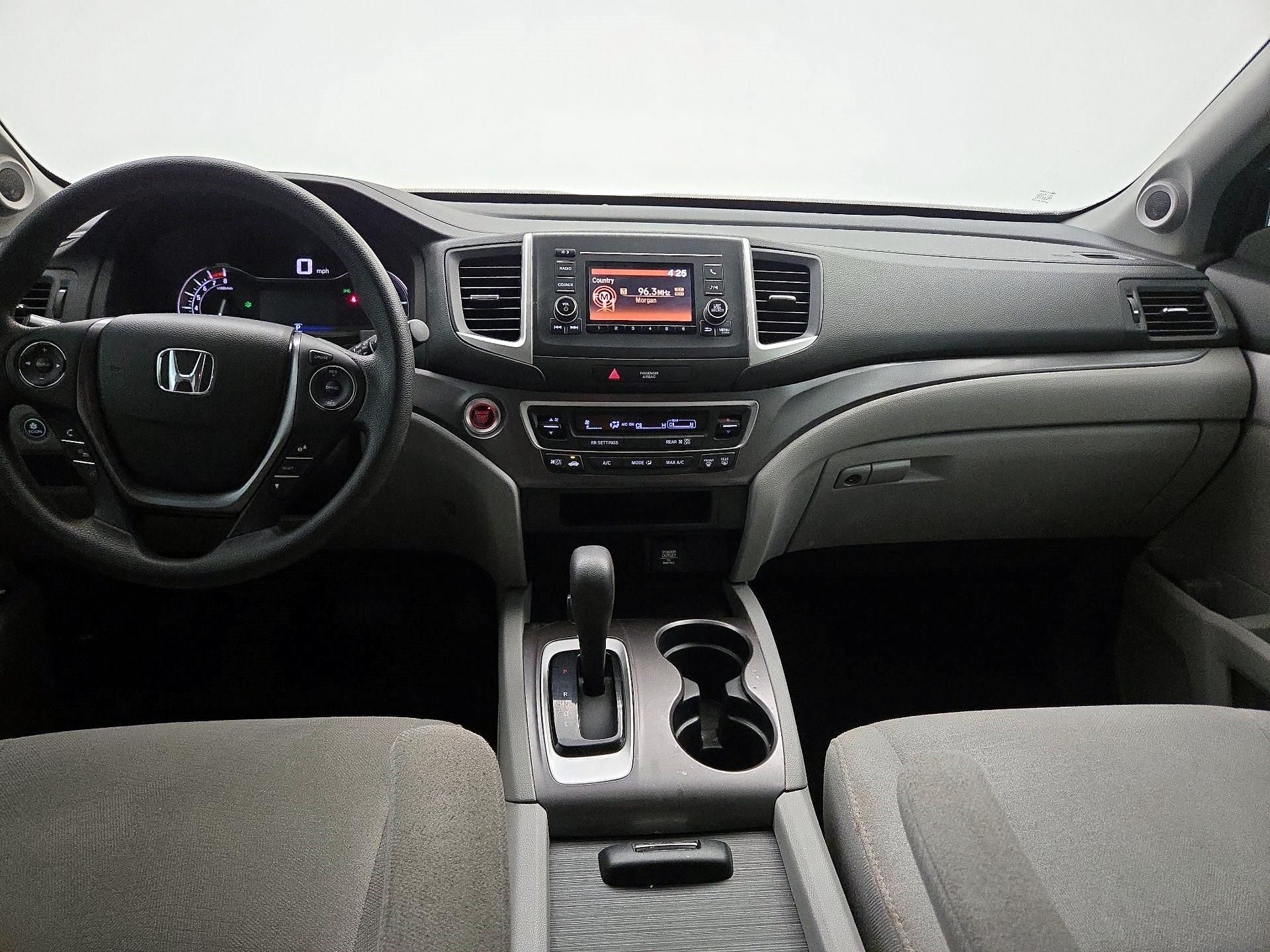 Thumbnail: 2016 Honda Pilot - 9