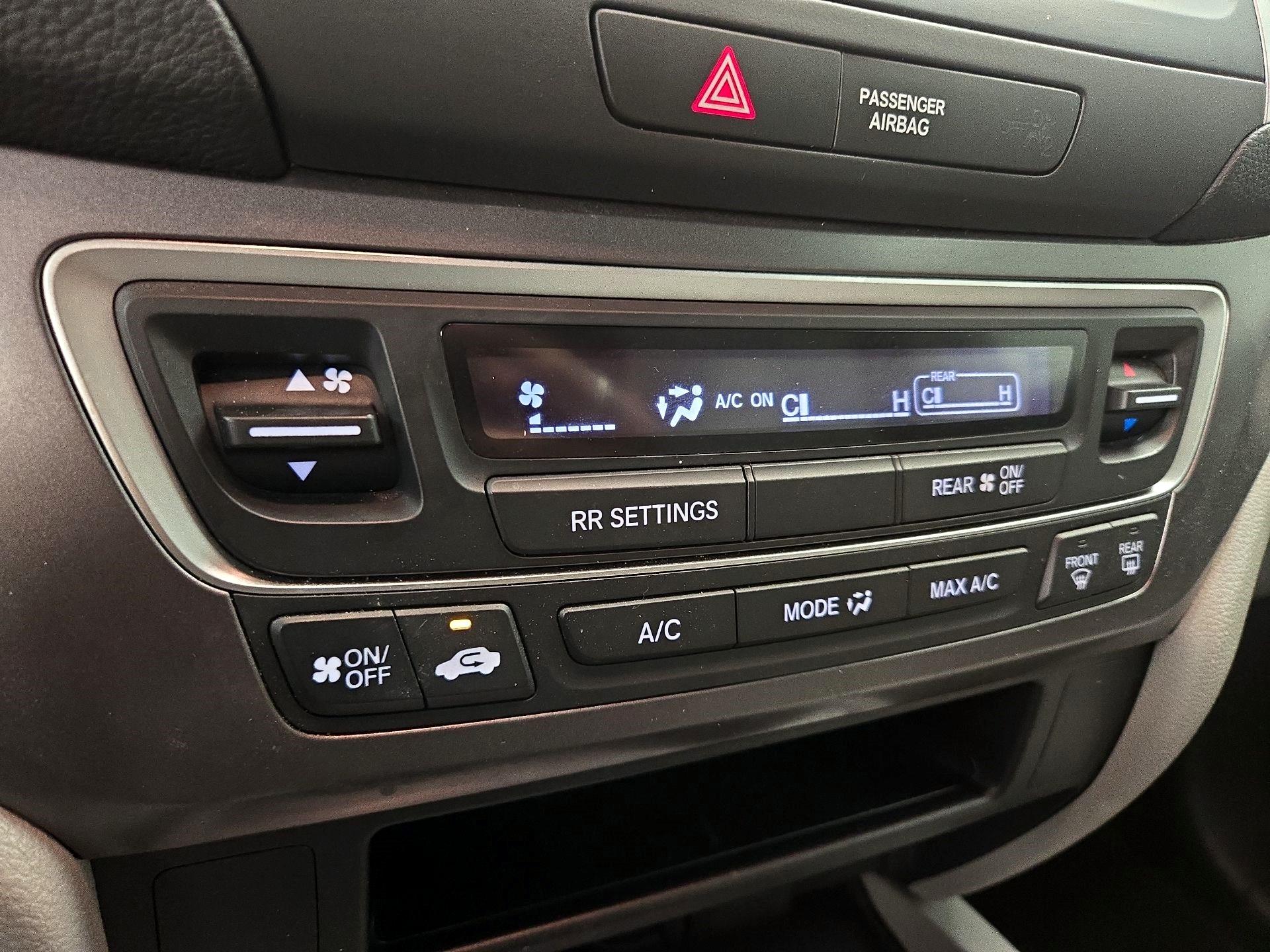 Thumbnail: 2016 Honda Pilot - 16