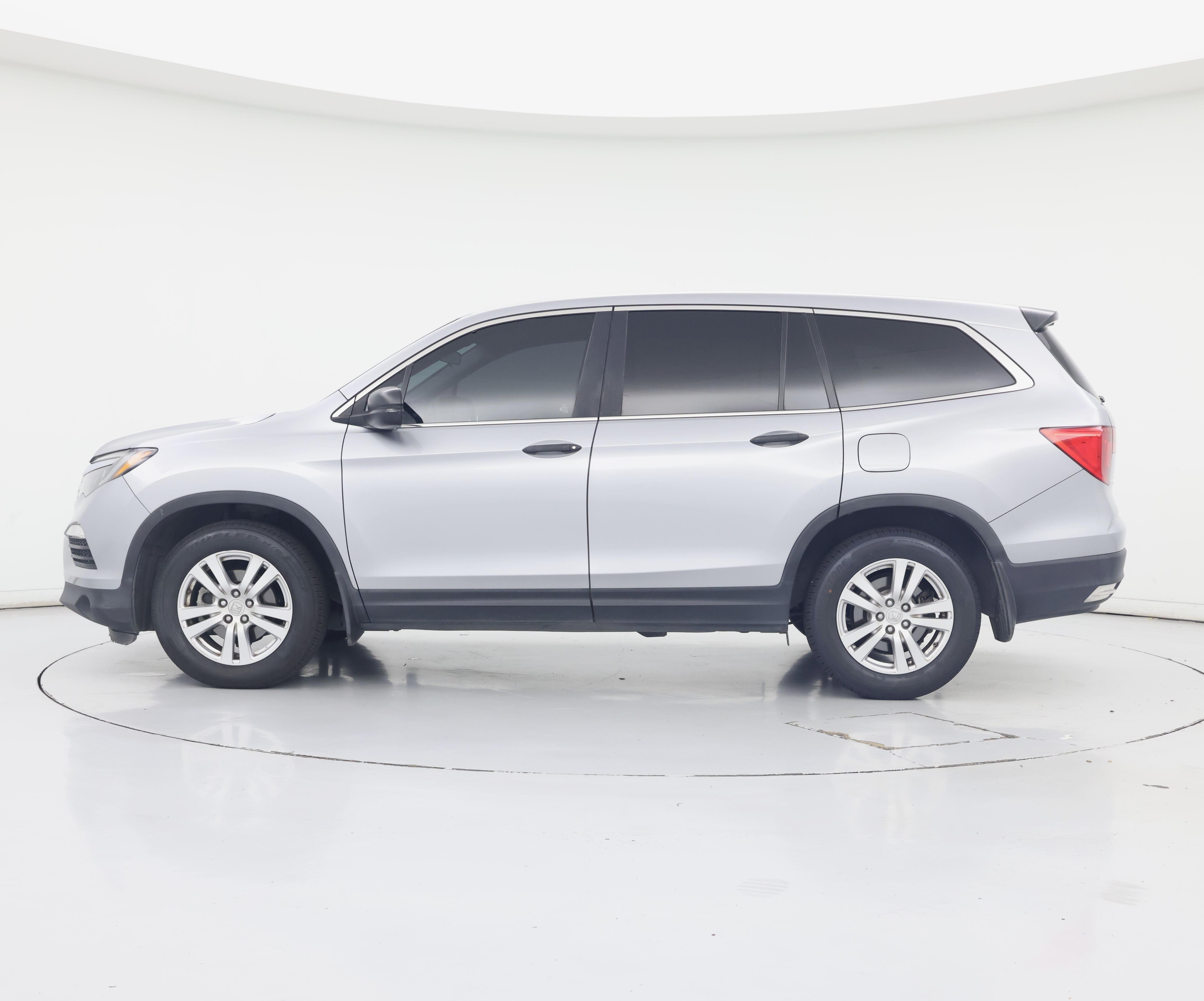 Thumbnail: 2016 Honda Pilot - 3