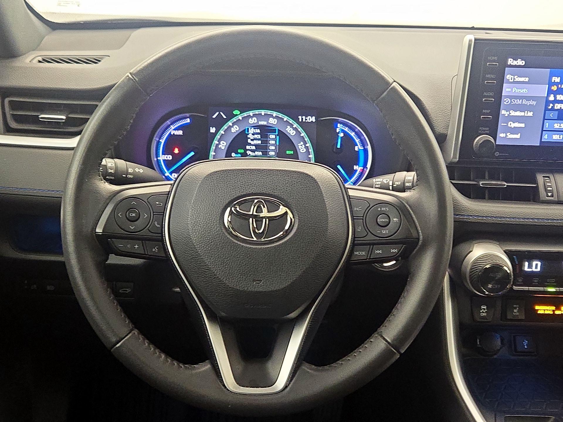 Thumbnail: 2021 Toyota RAV4 - 10