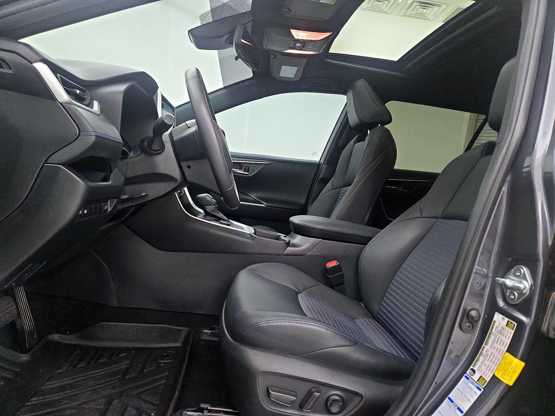 Thumbnail: 2021 Toyota RAV4 - 11
