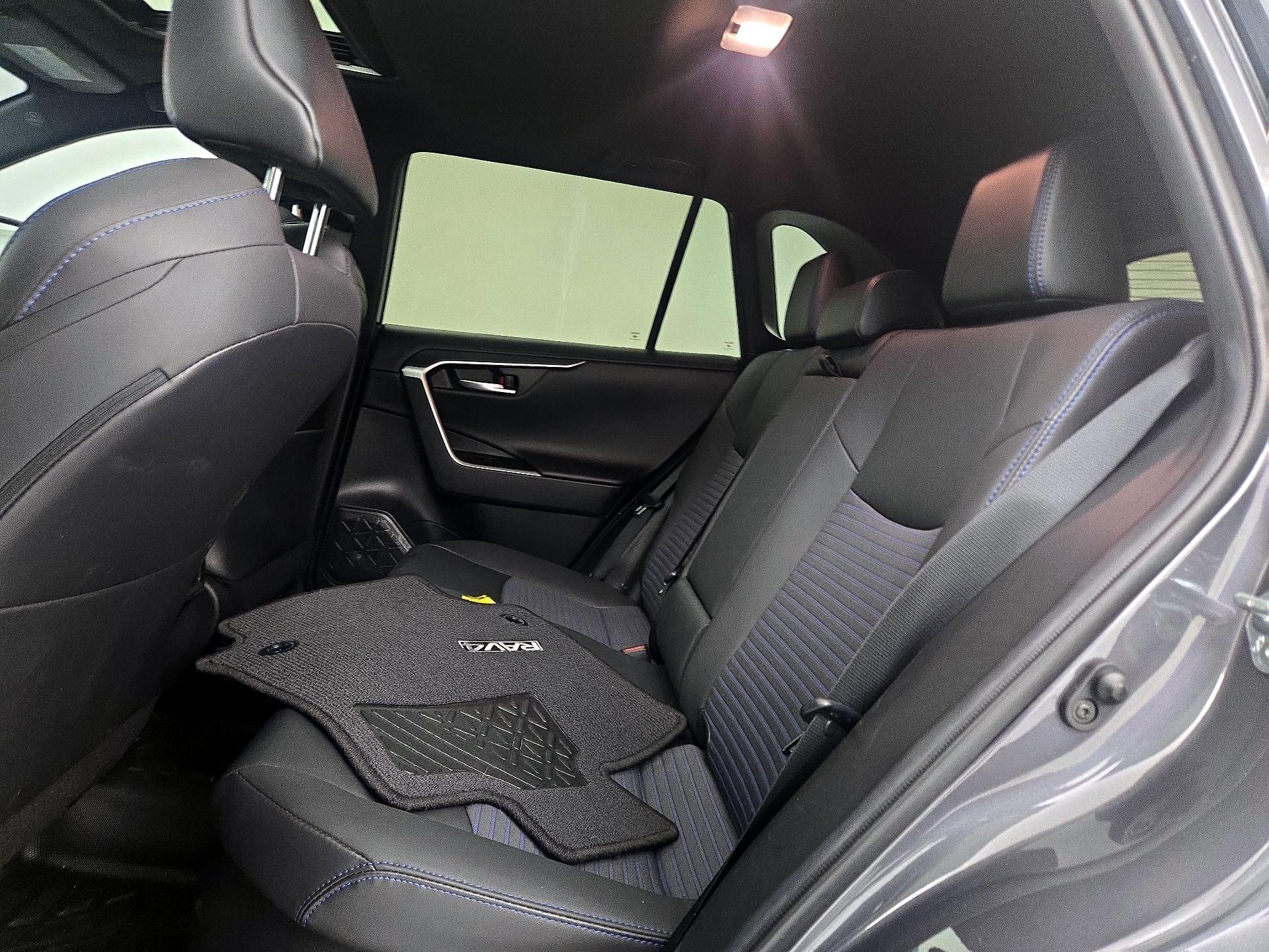 Thumbnail: 2021 Toyota RAV4 - 20