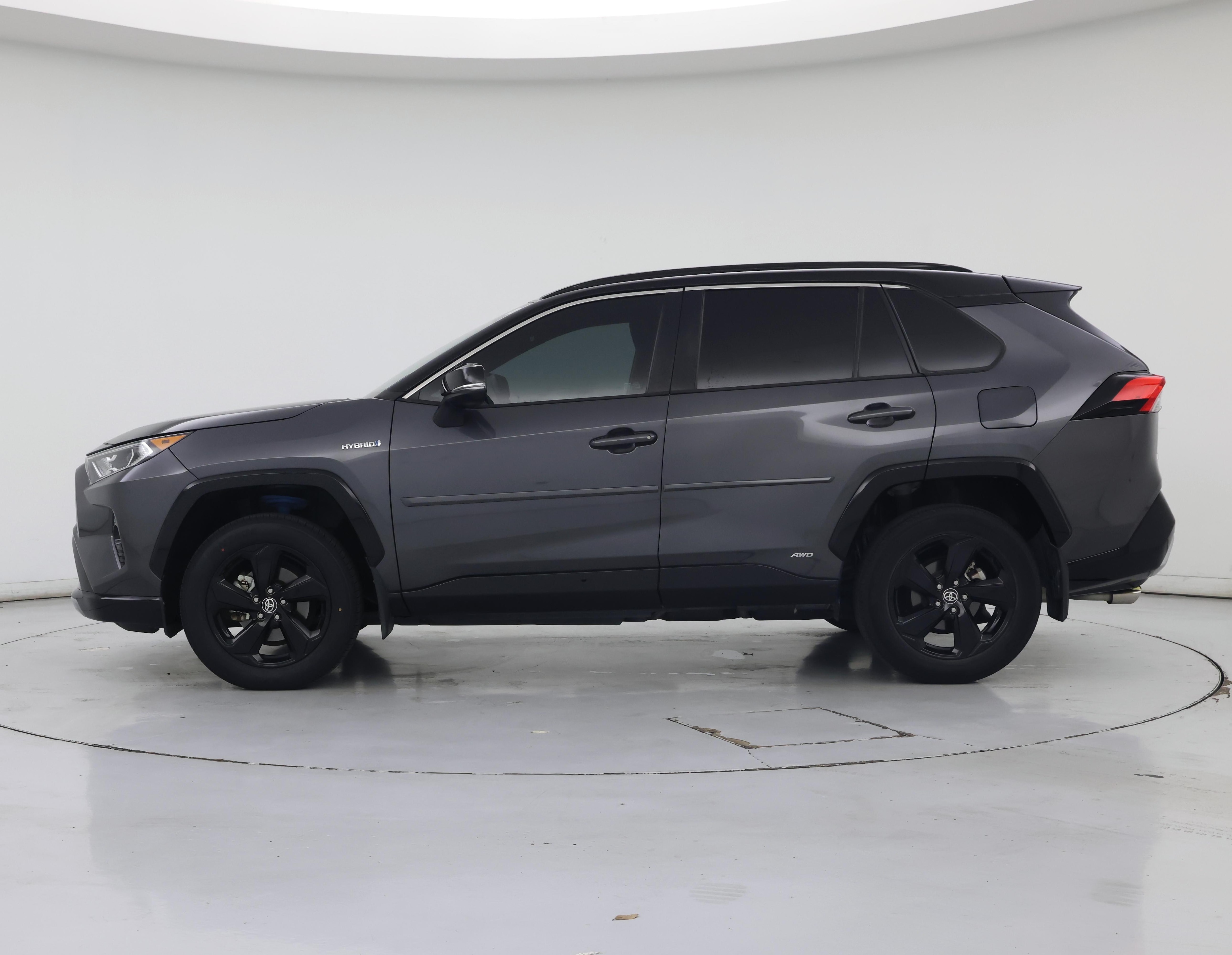 Thumbnail: 2021 Toyota RAV4 - 3