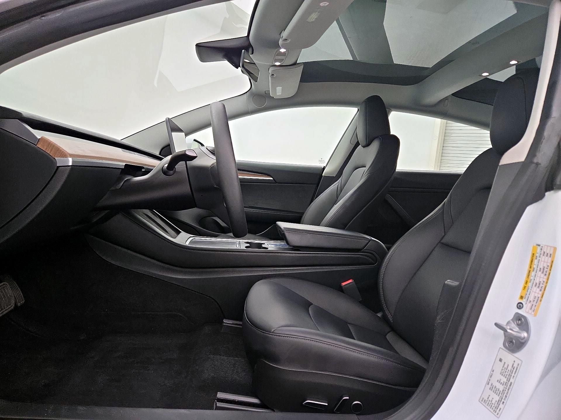 Thumbnail: 2023 Tesla Model 3 - 11
