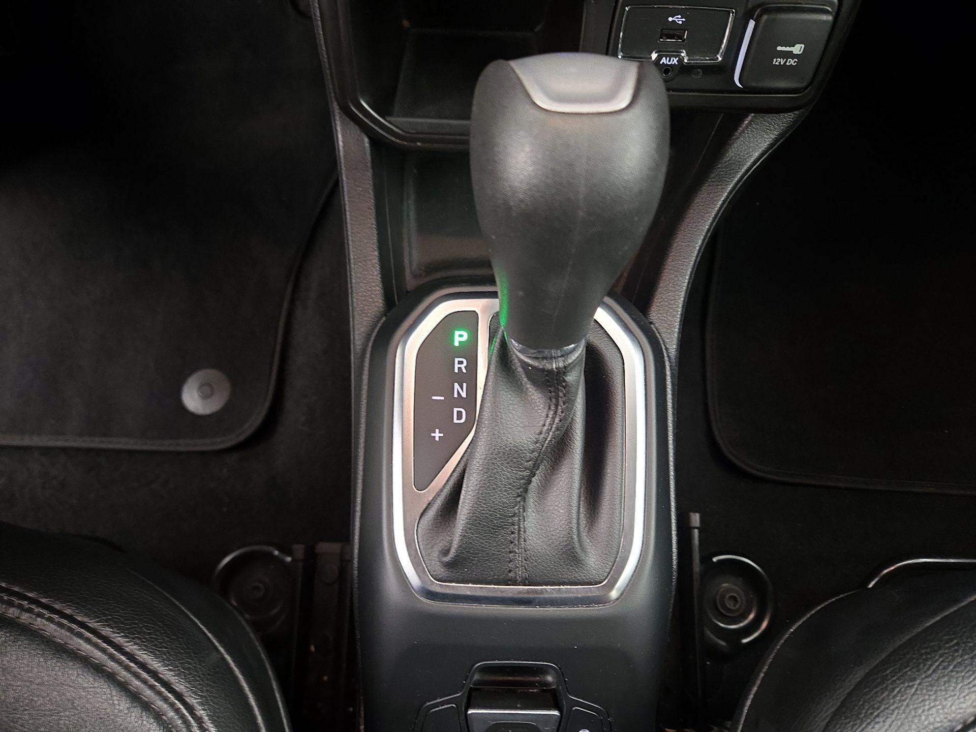 Thumbnail: 2019 Jeep Renegade - 17