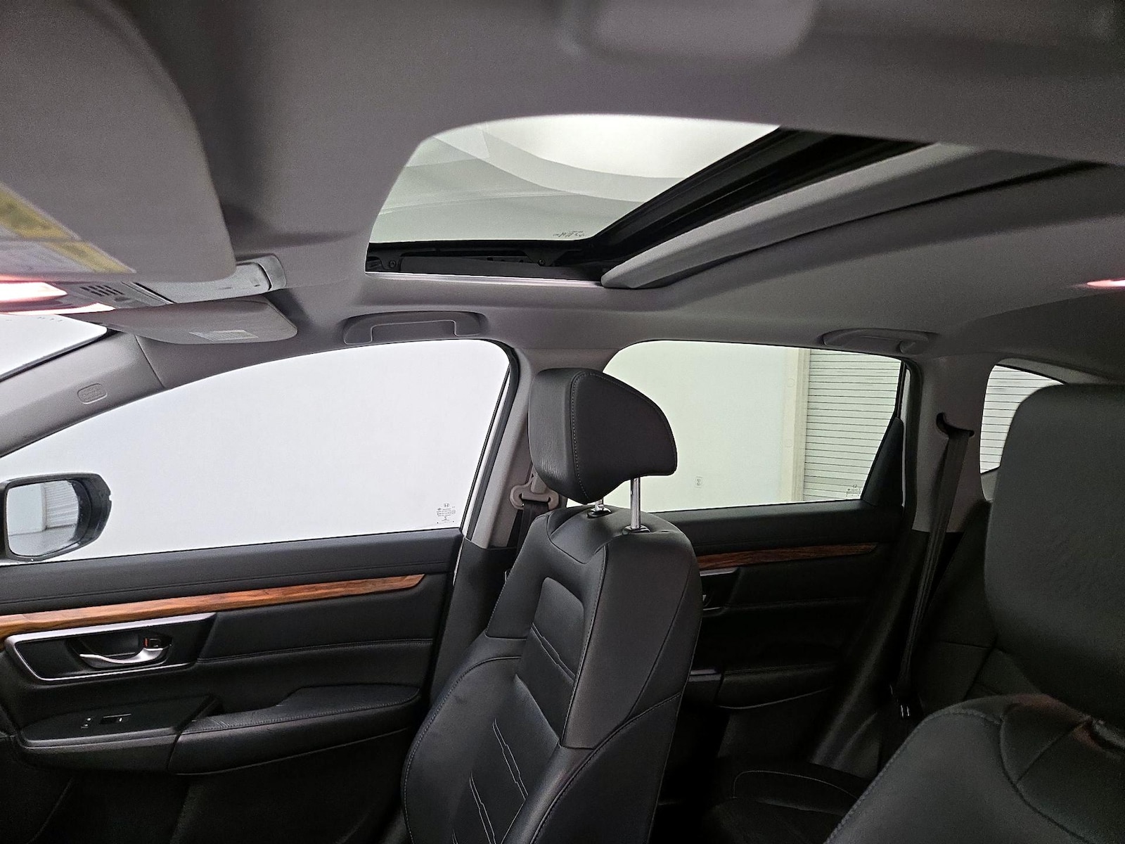 Sunroof(s) & Overhead Airbags
