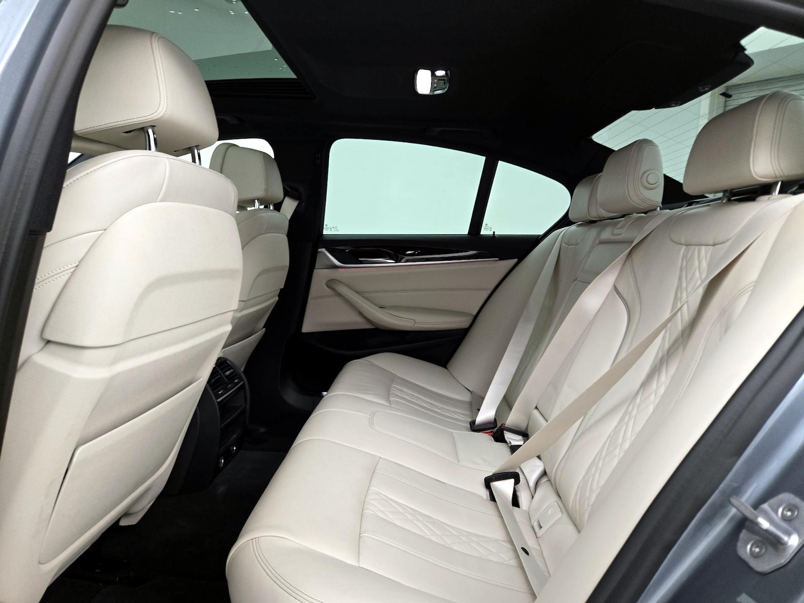 2017 BMW 5 Series 540i - Photo 22