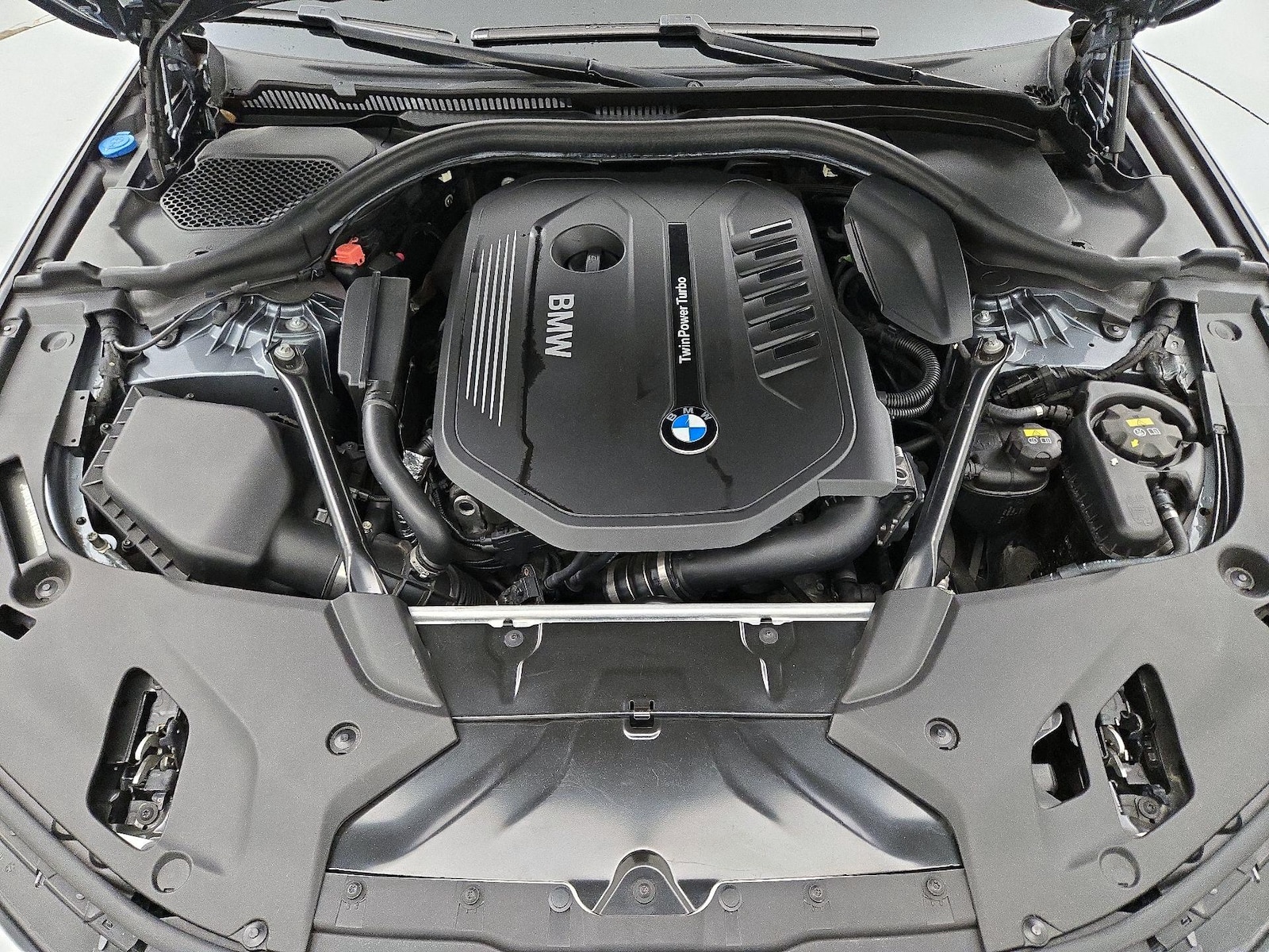 2017 BMW 5 Series 540i - Photo 24