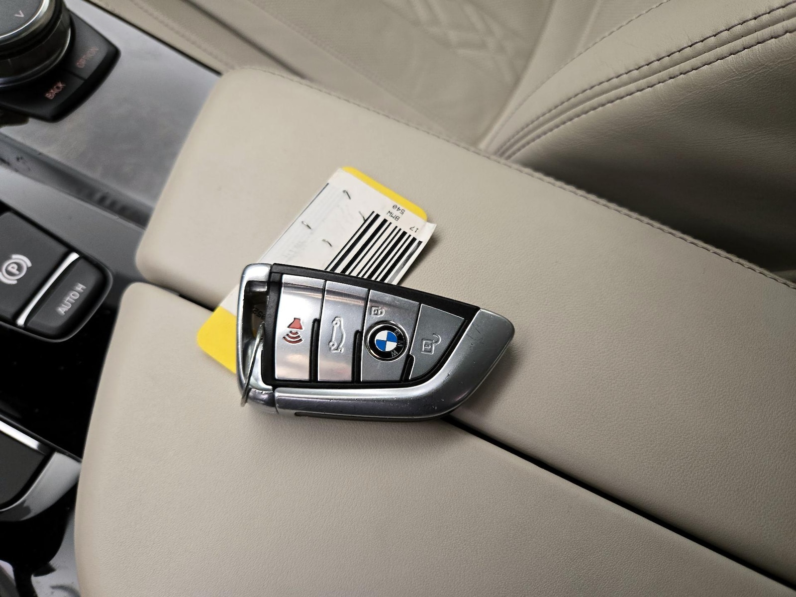 2017 BMW 5 Series 540i - Photo 25