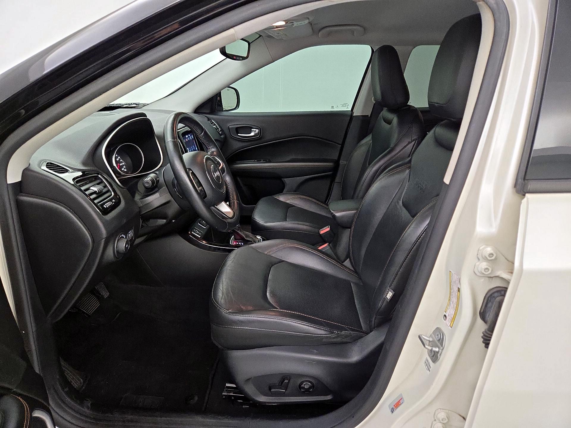 Thumbnail: 2018 Jeep Compass - 11
