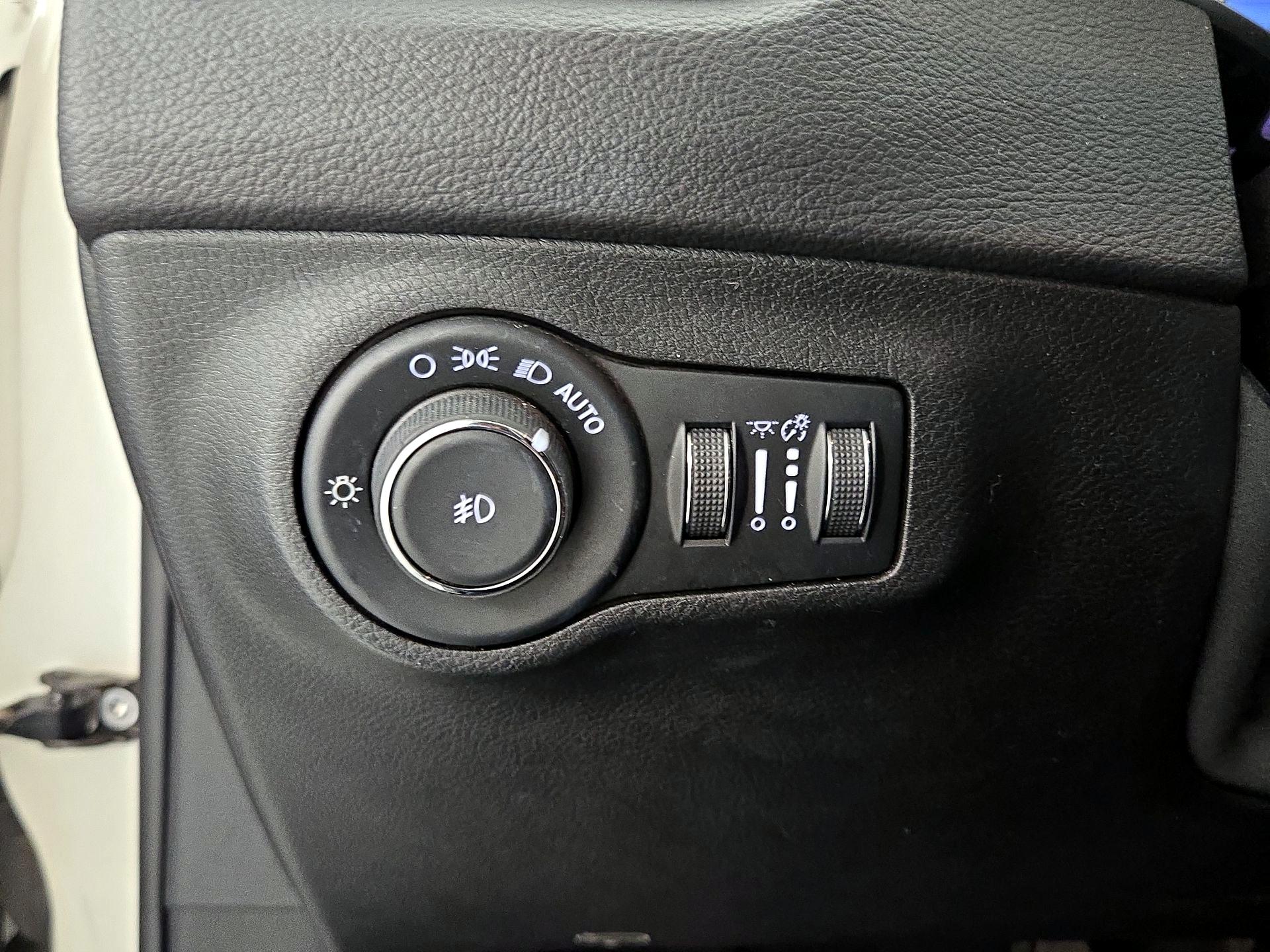 Thumbnail: 2018 Jeep Compass - 13