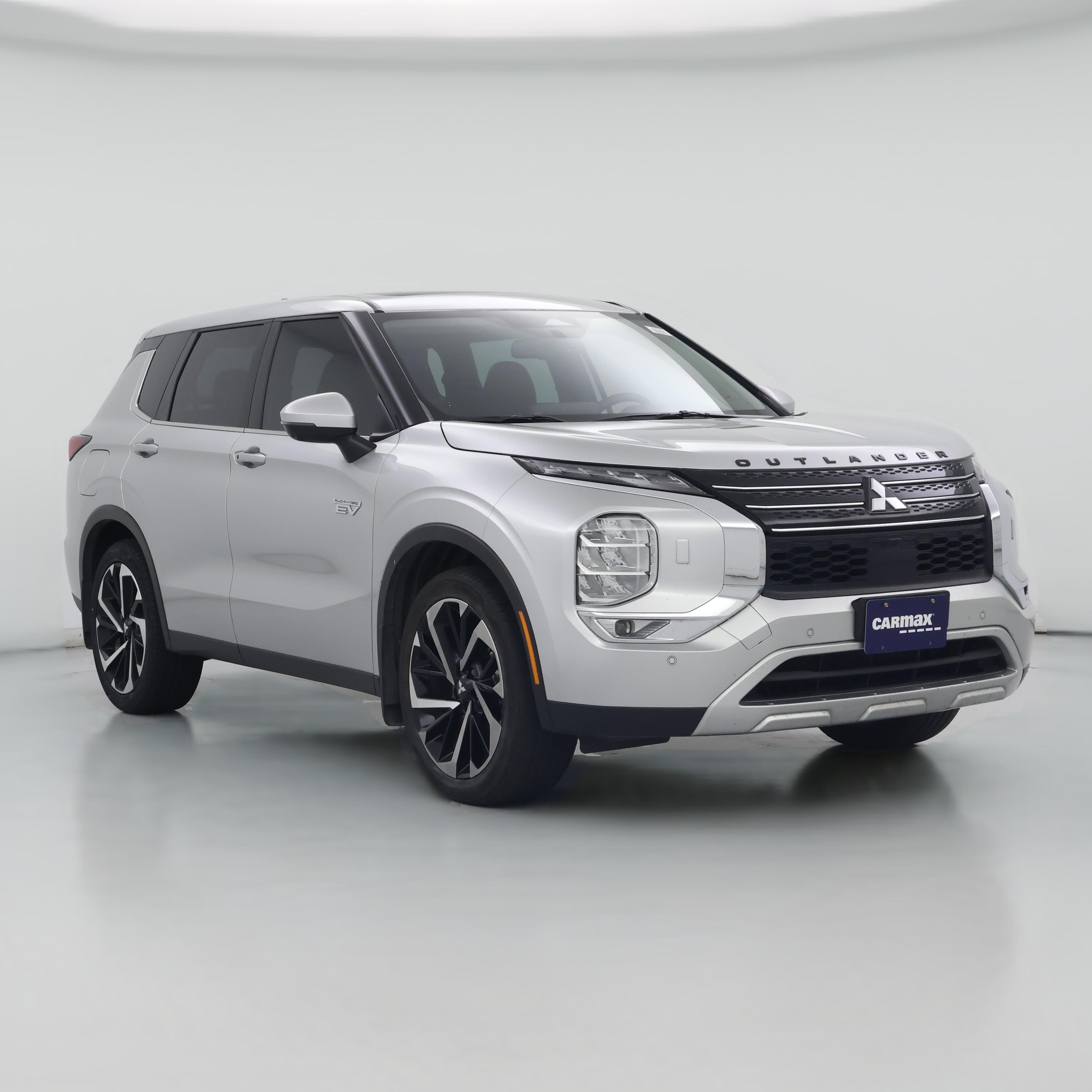 Thumbnail: 2023 Mitsubishi Outlander - 1