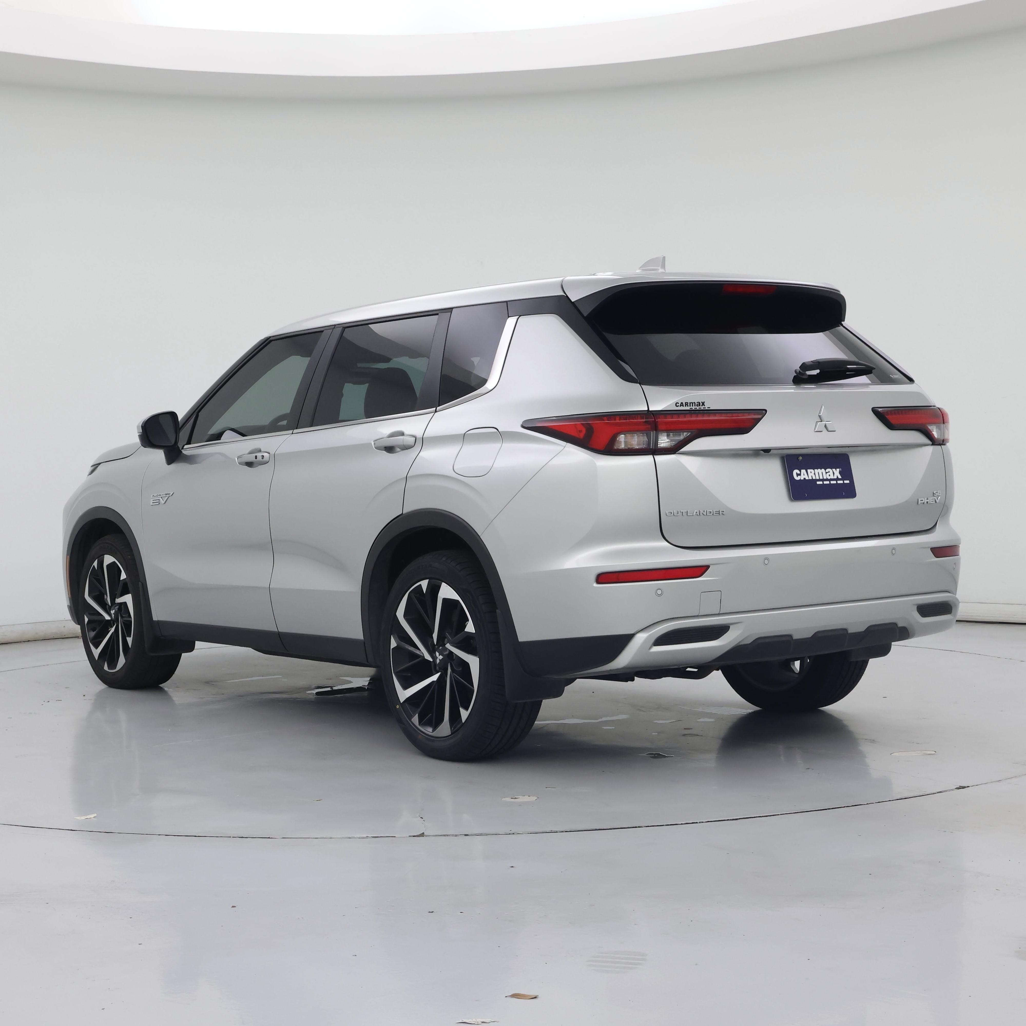Thumbnail: 2023 Mitsubishi Outlander - 2