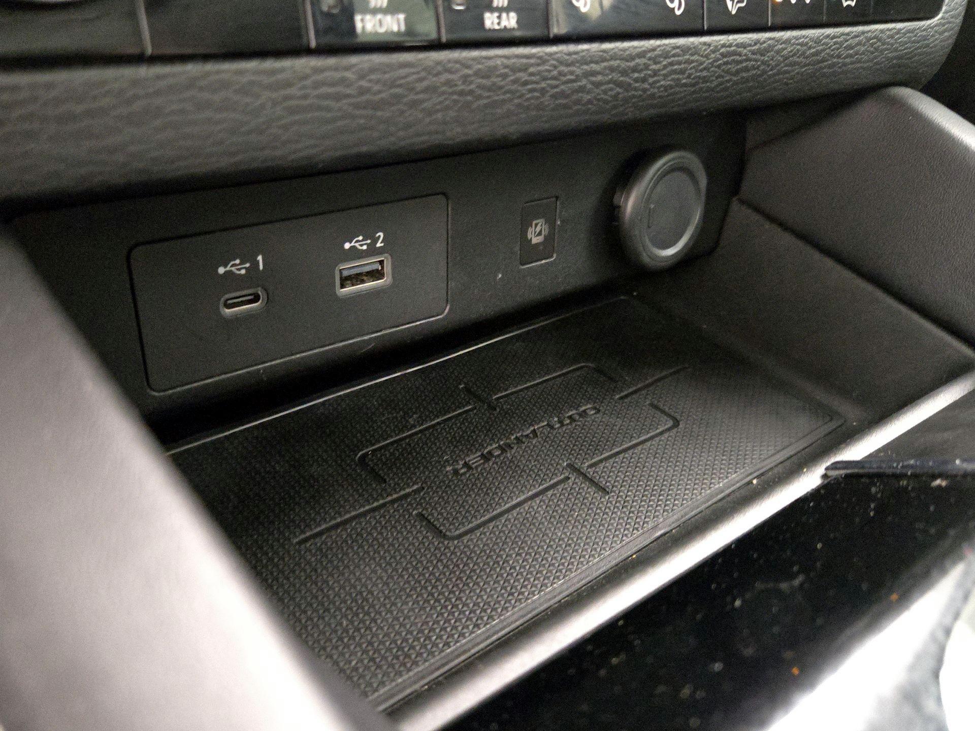 Thumbnail: 2023 Mitsubishi Outlander - 19