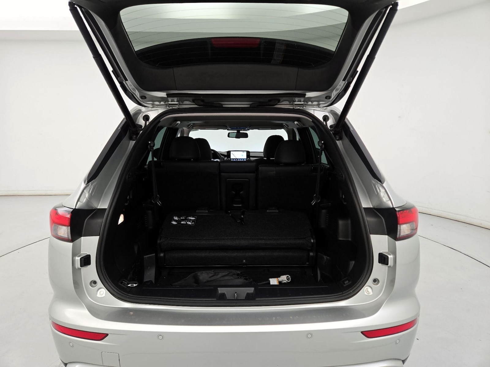 2023 Mitsubishi Outlander Plug-In Hybrid SE - Photo 23