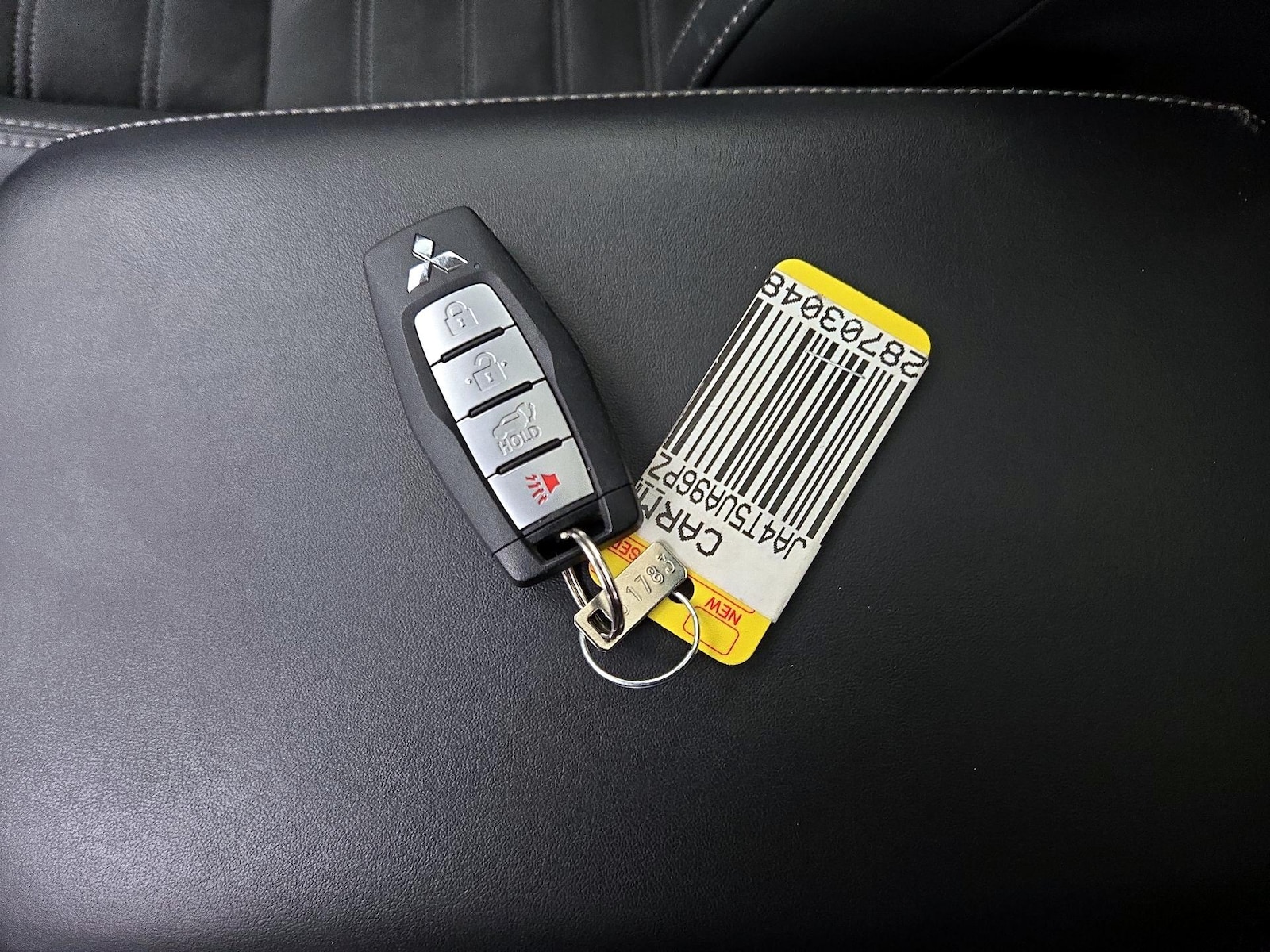 2023 Mitsubishi Outlander Plug-In Hybrid SE - Photo 25
