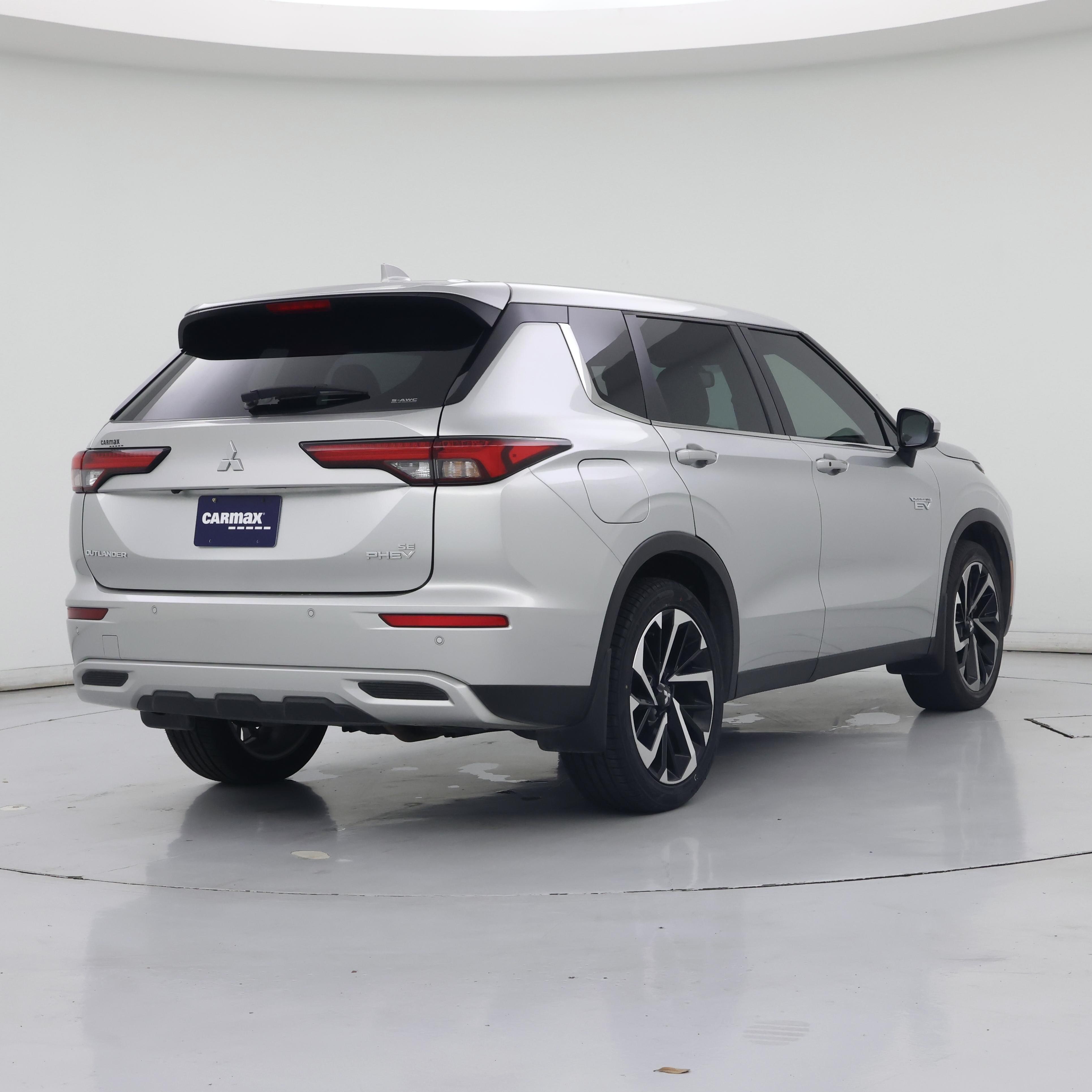 Thumbnail: 2023 Mitsubishi Outlander - 8