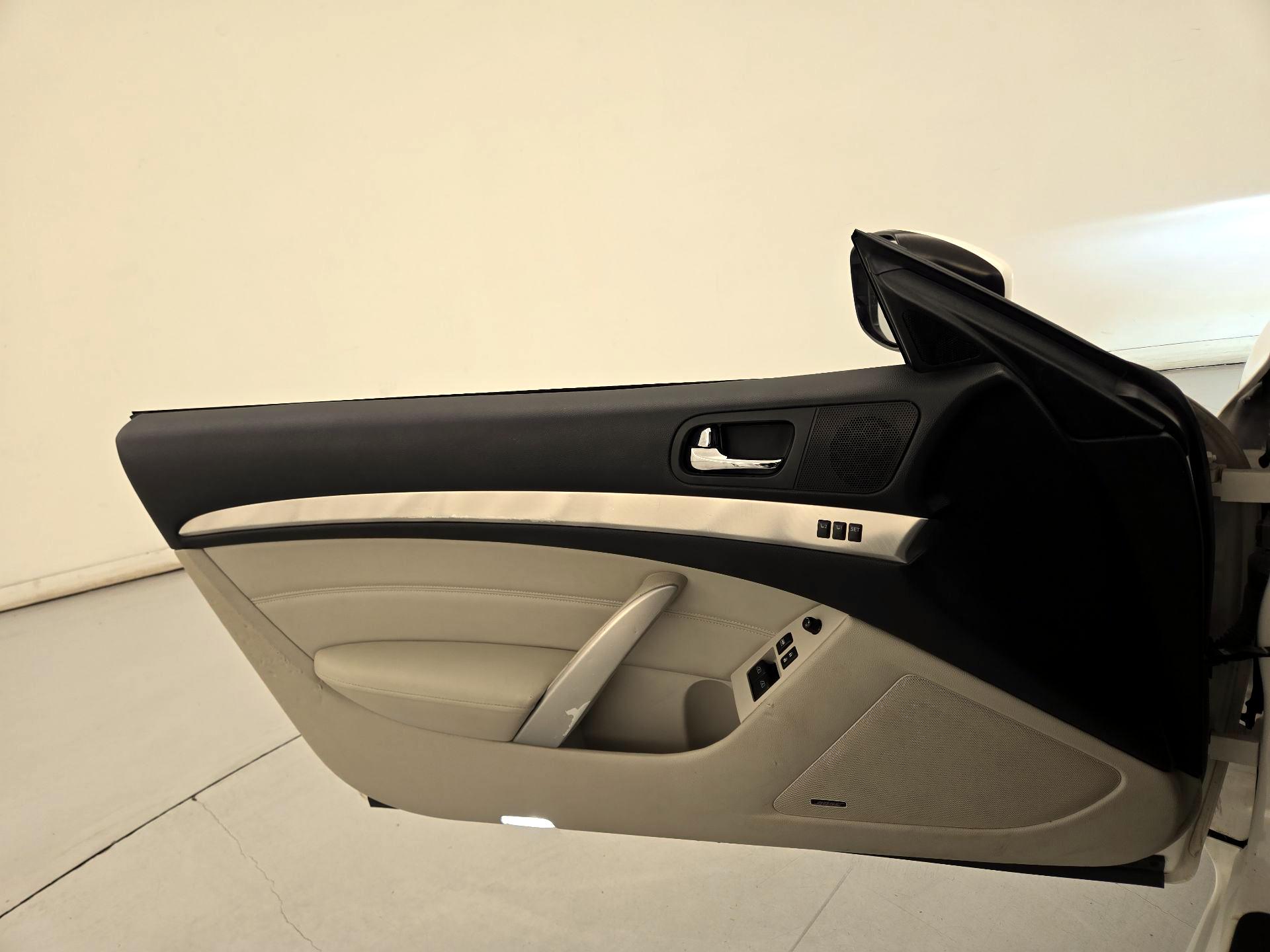 Thumbnail: 2014 INFINITI Q60 - 12