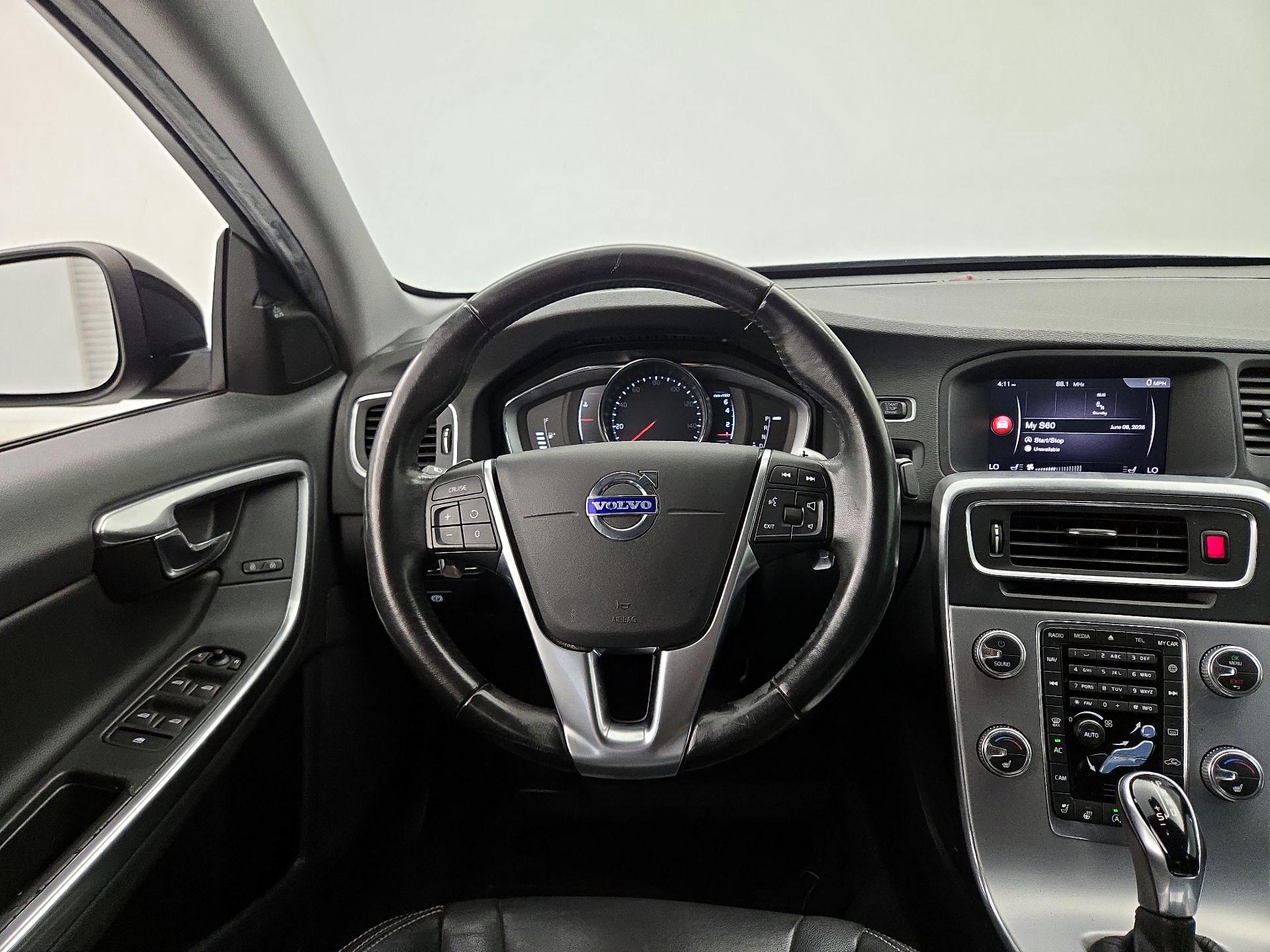 Thumbnail: 2018 Volvo S60 - 10