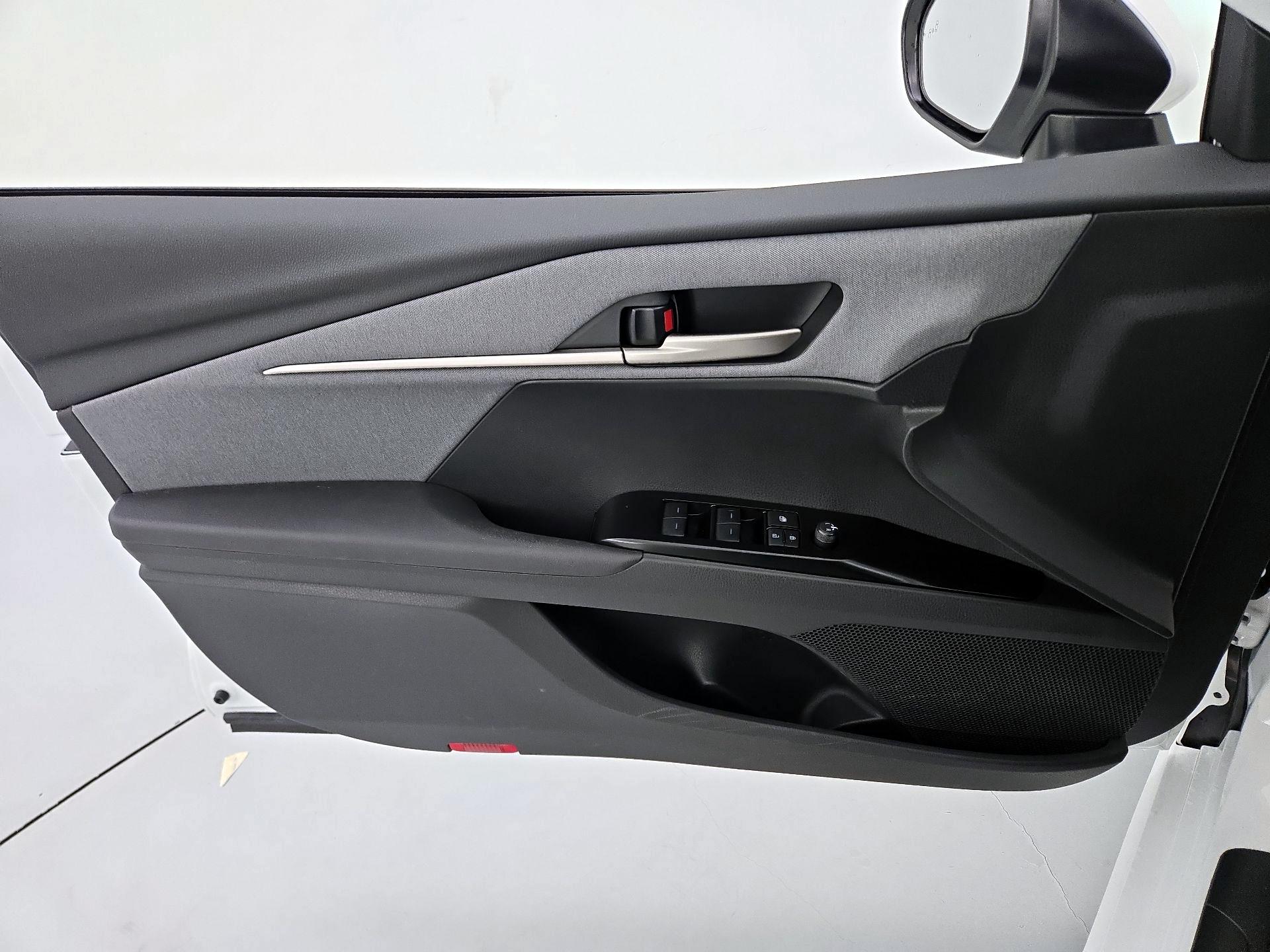 Thumbnail: 2025 Toyota Camry - 12