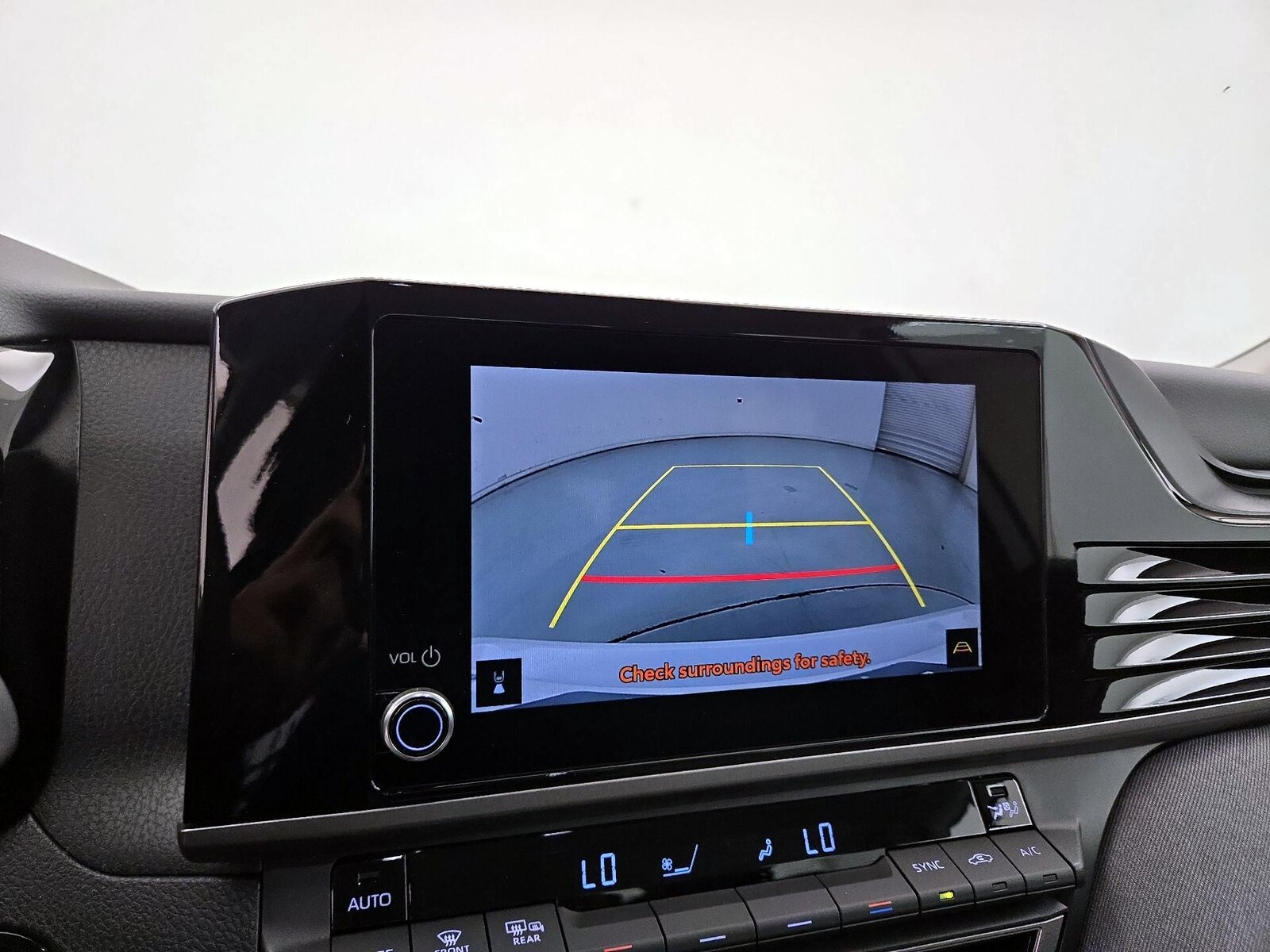 2025 Toyota Camry LE - Photo 6