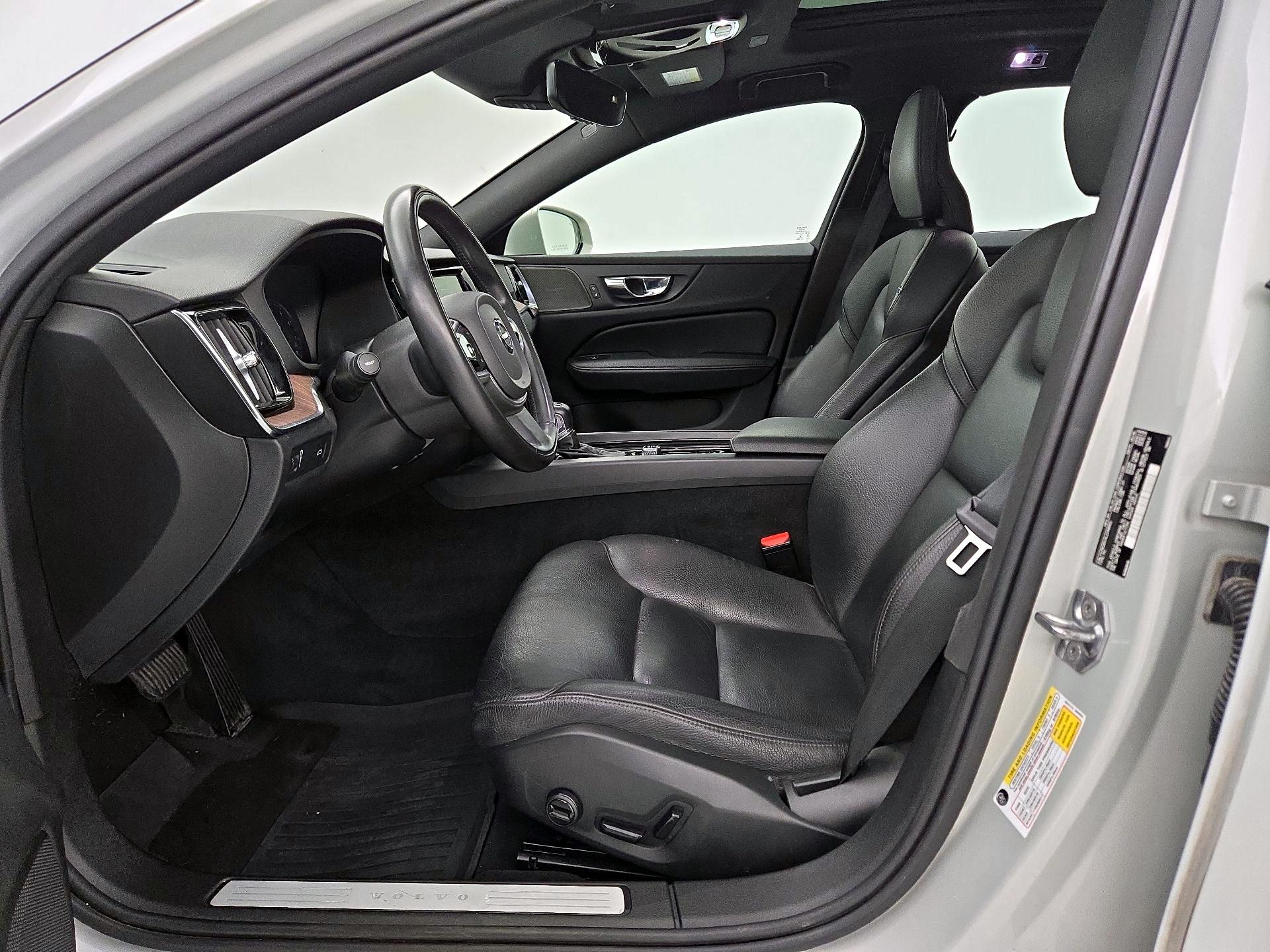 Thumbnail: 2020 Volvo V60 - 11