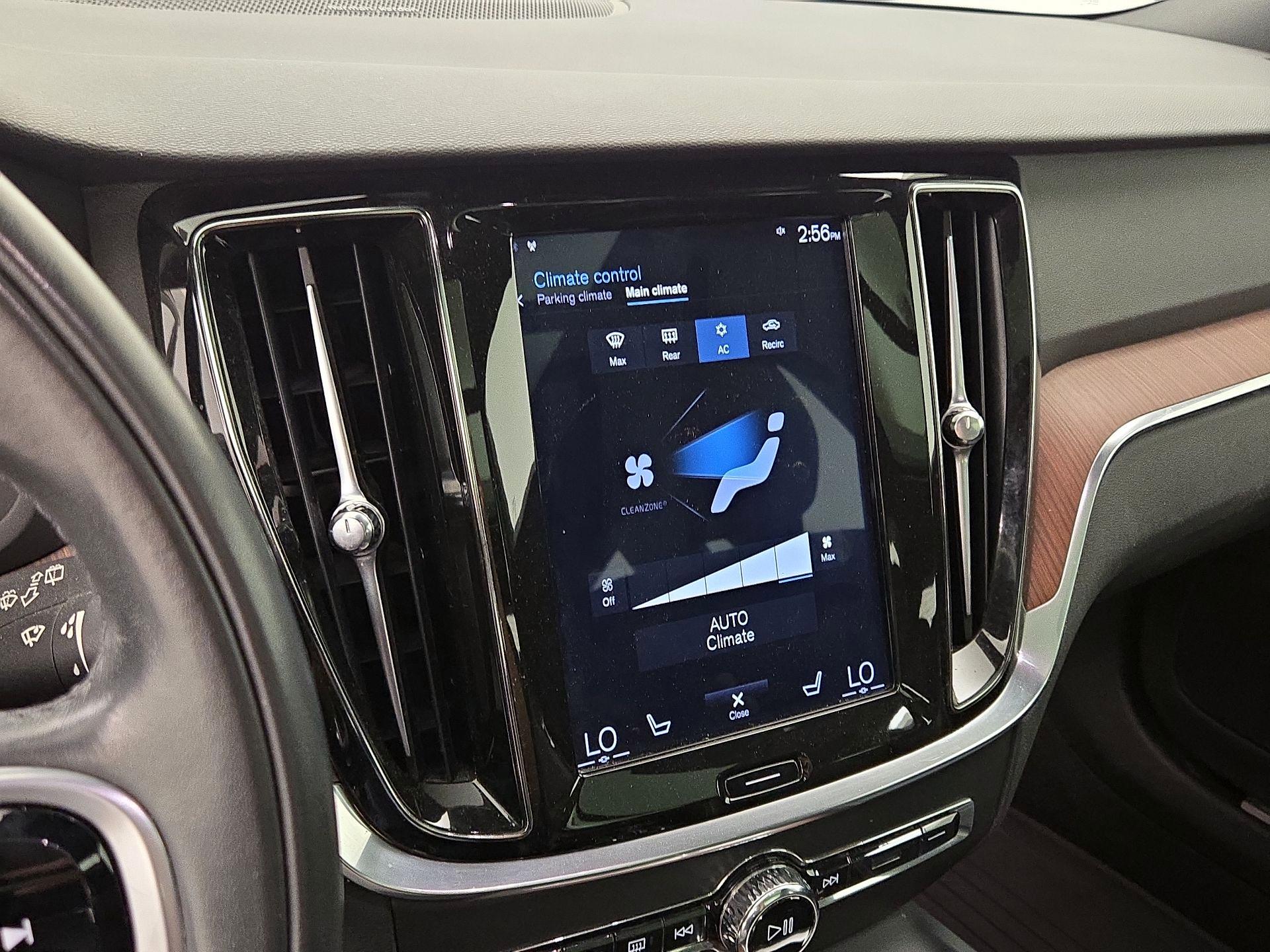 Thumbnail: 2020 Volvo V60 - 17