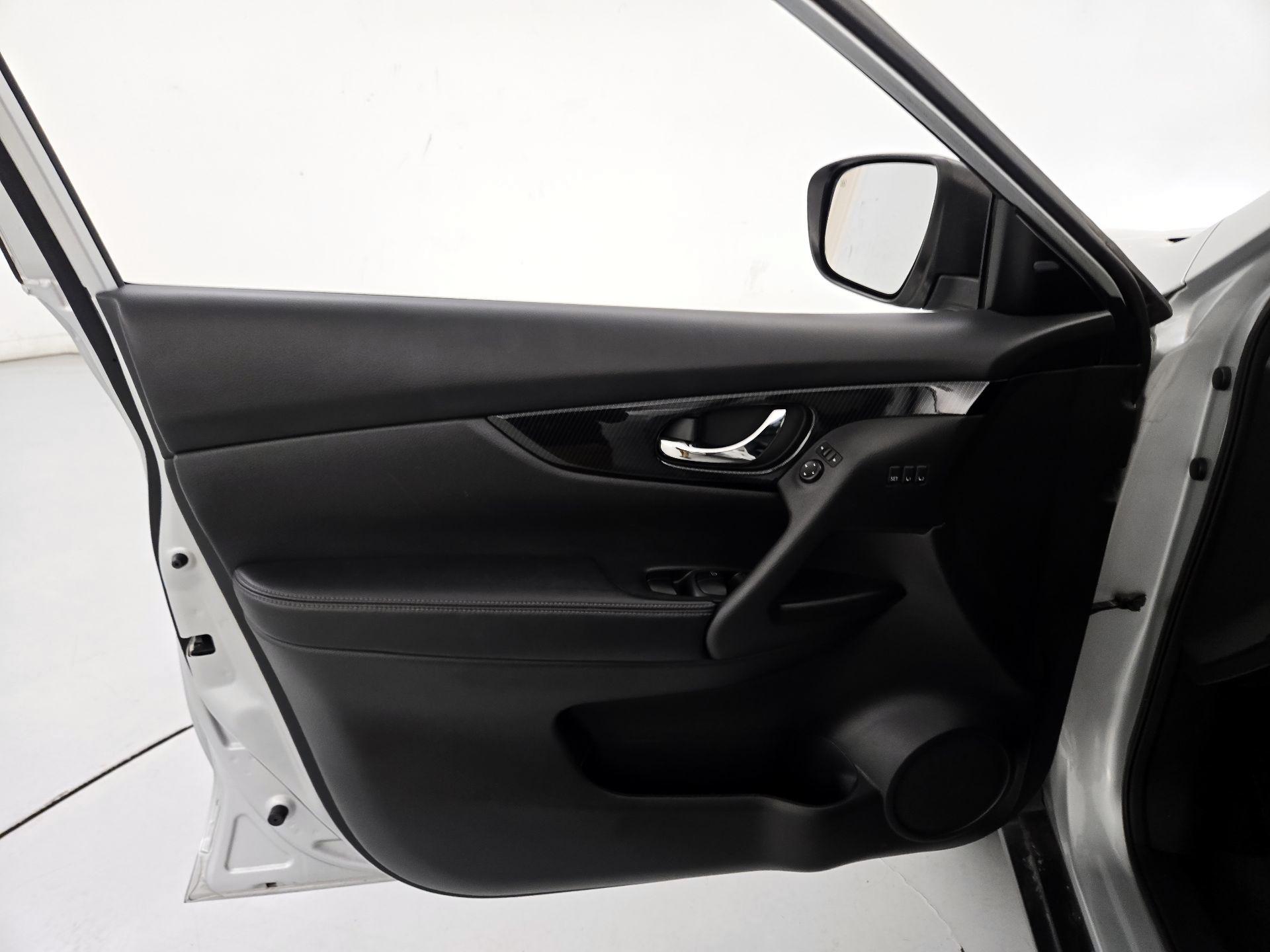 Thumbnail: 2020 Nissan Rogue - 12