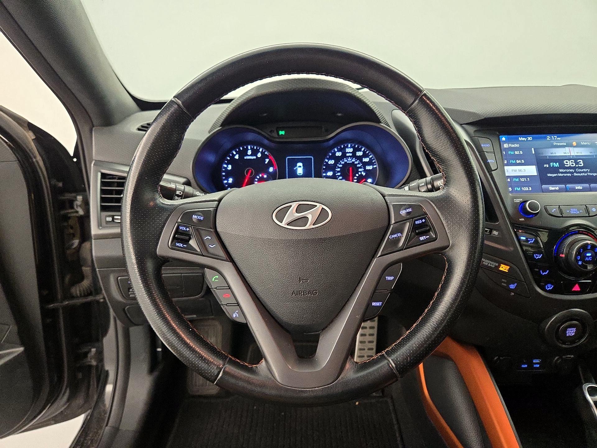 Thumbnail: 2017 Hyundai Veloster - 10