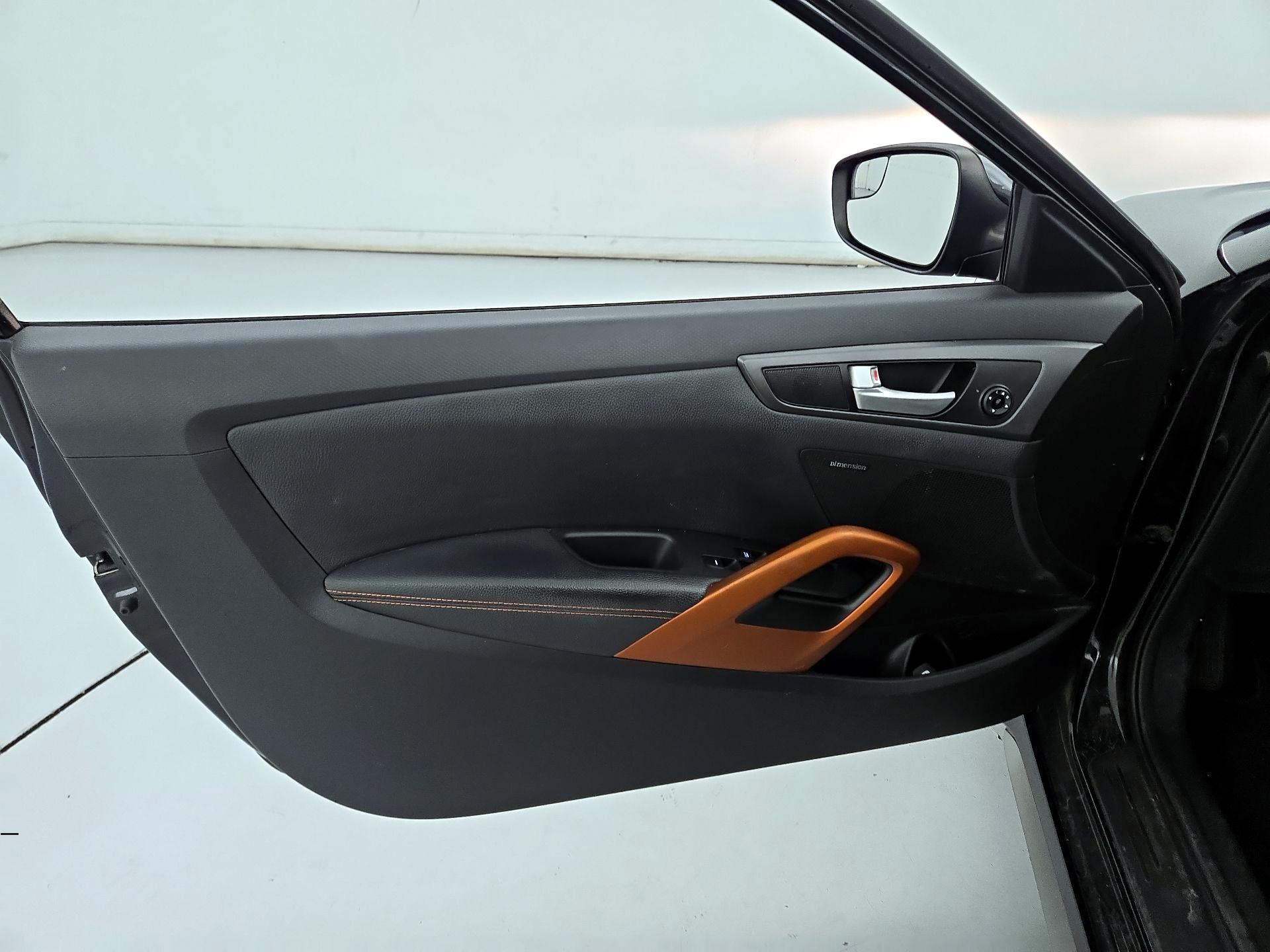 Thumbnail: 2017 Hyundai Veloster - 12