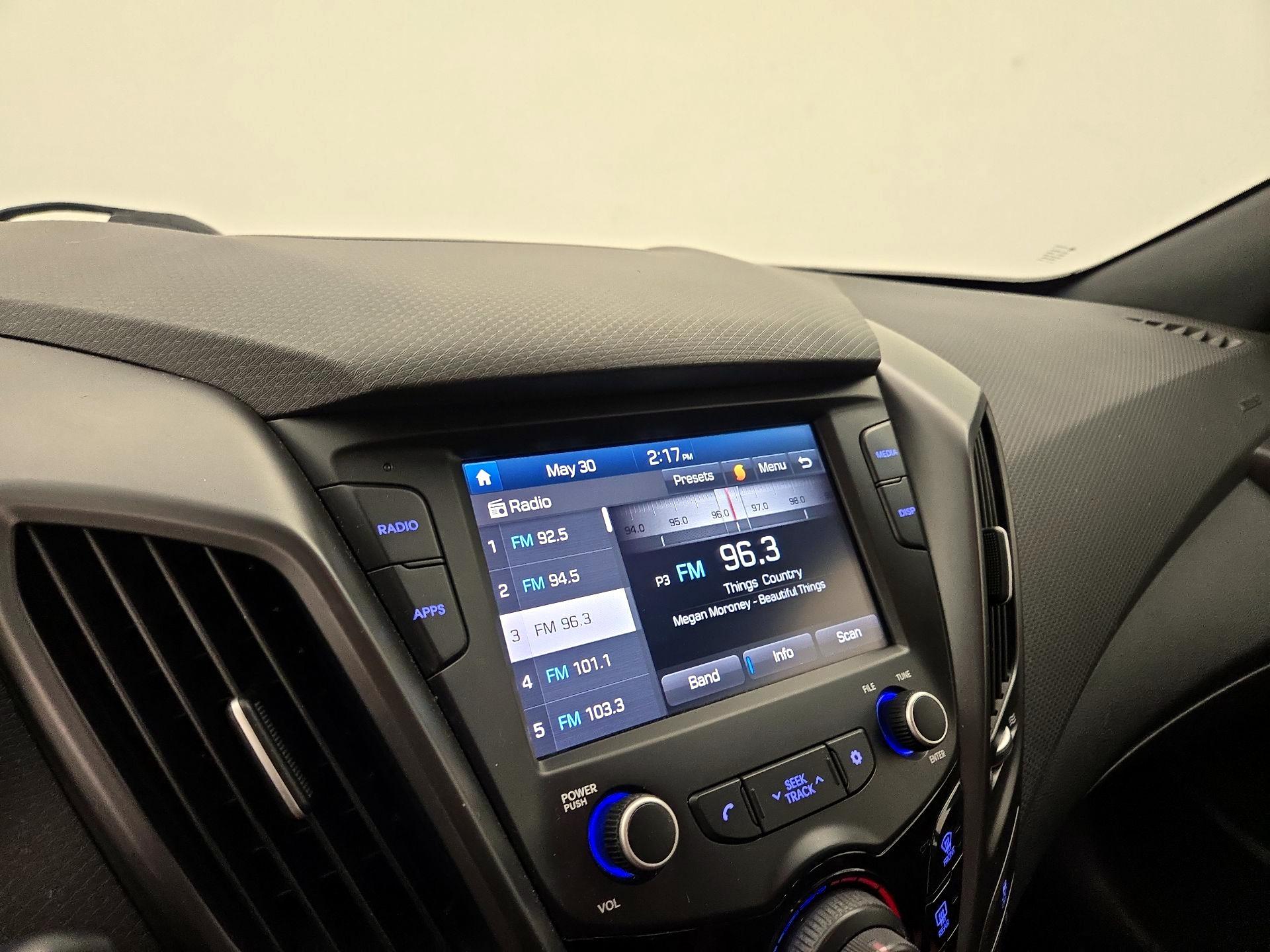 Thumbnail: 2017 Hyundai Veloster - 15