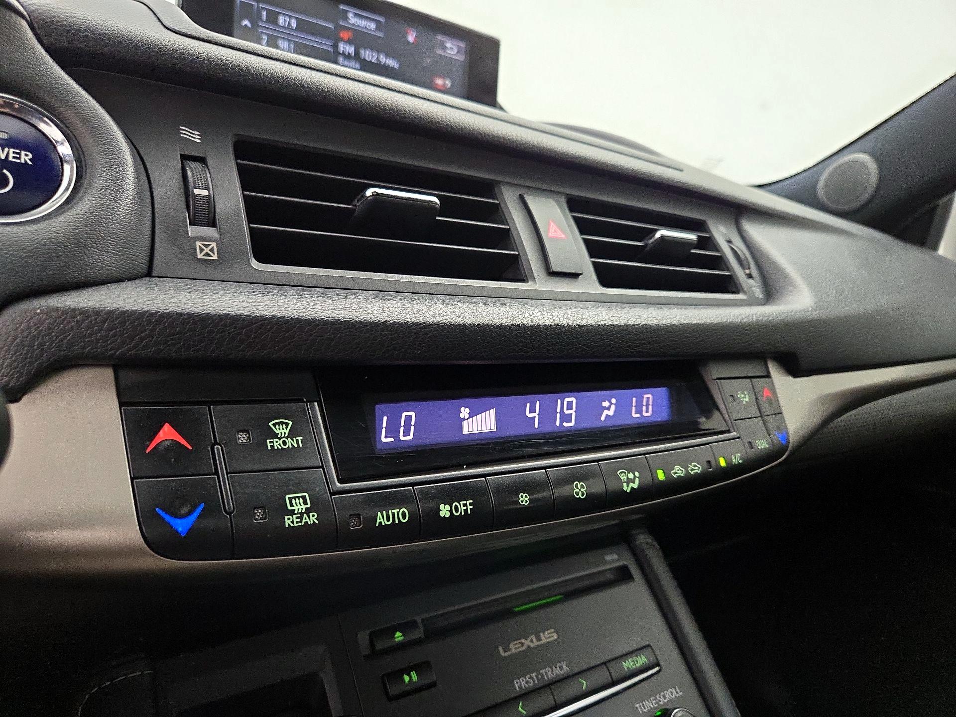 Thumbnail: 2015 Lexus CT - 16