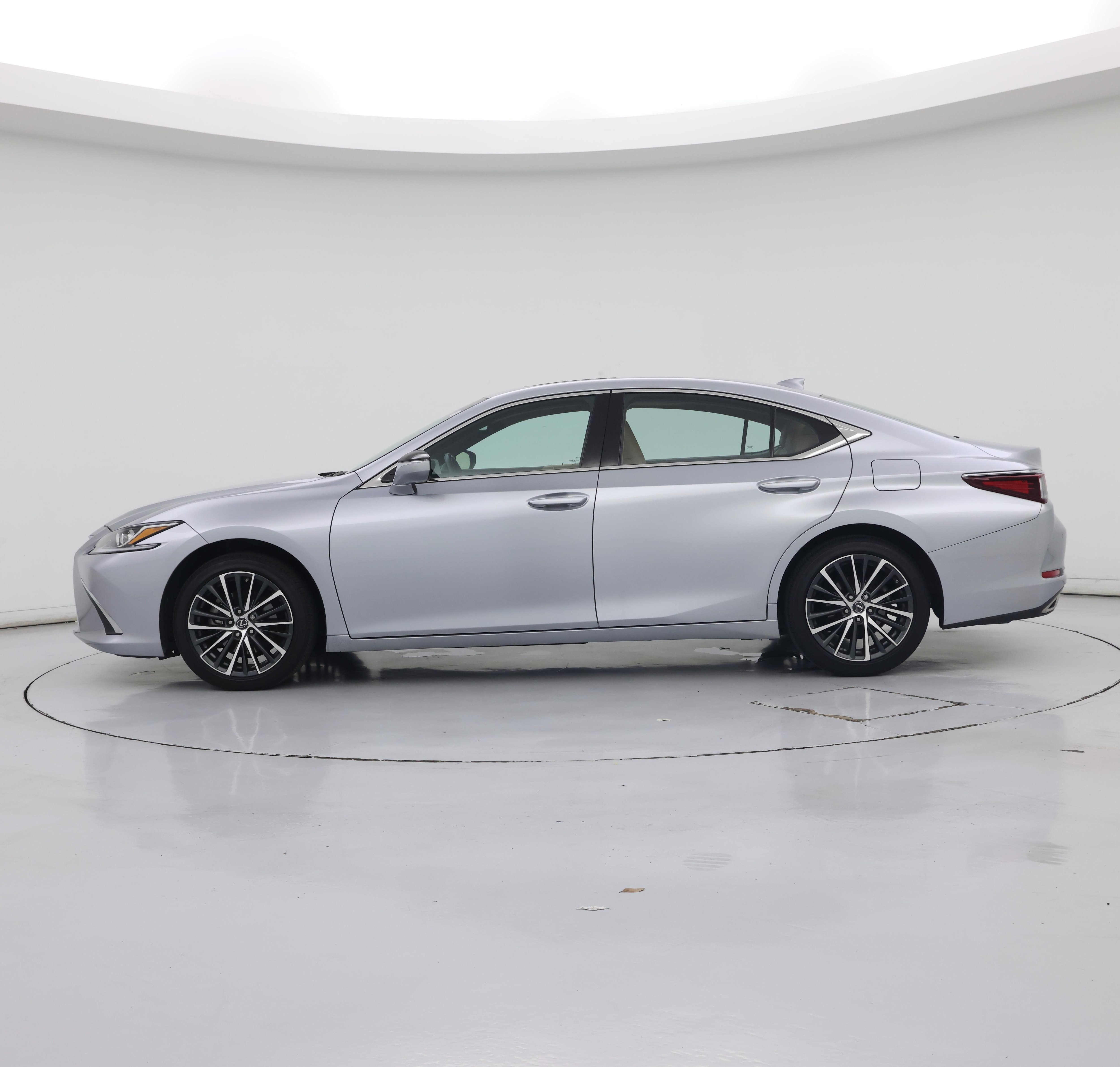 Thumbnail: 2023 Lexus ES - 3