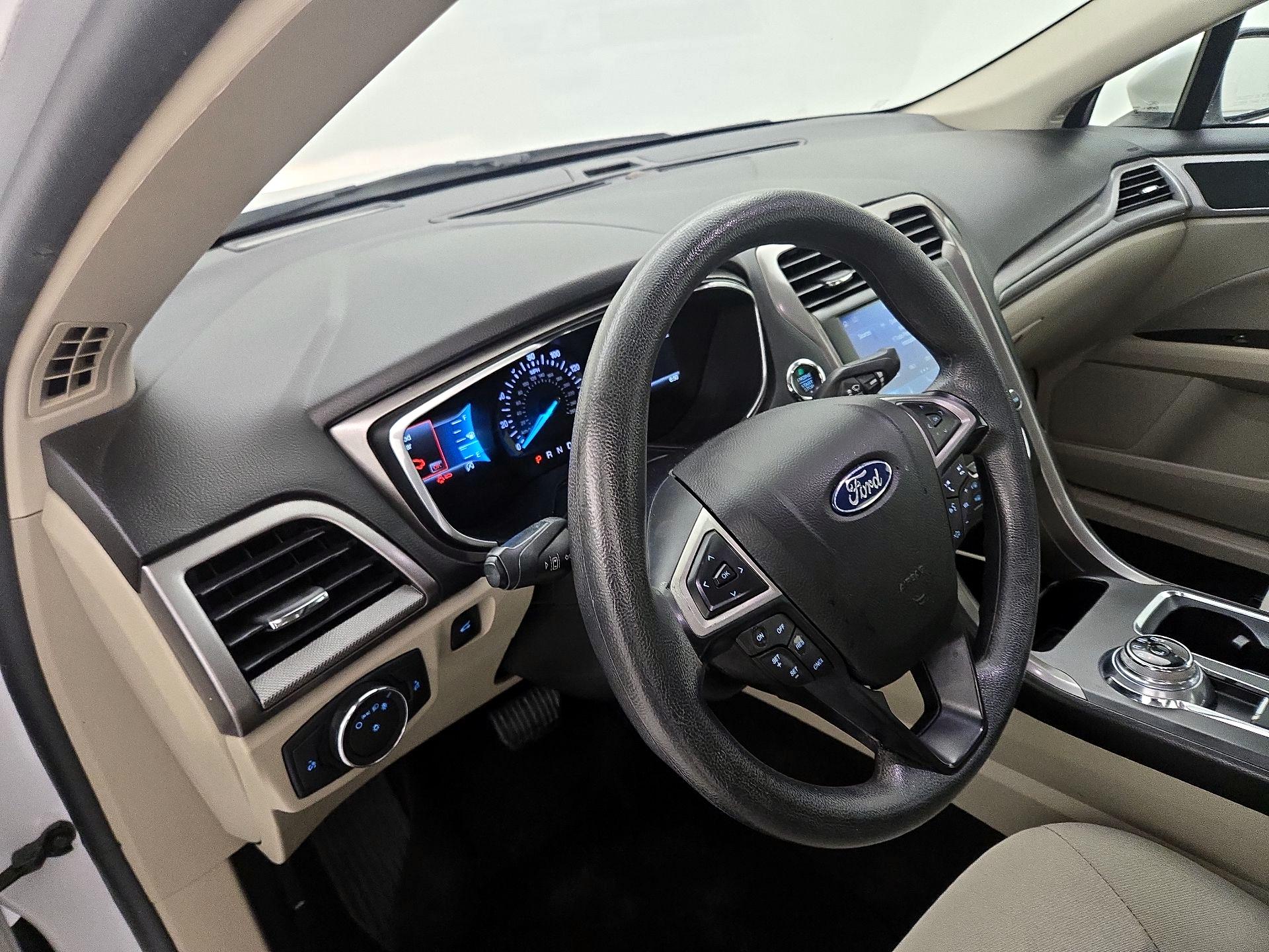 Thumbnail: 2020 Ford Fusion - 9