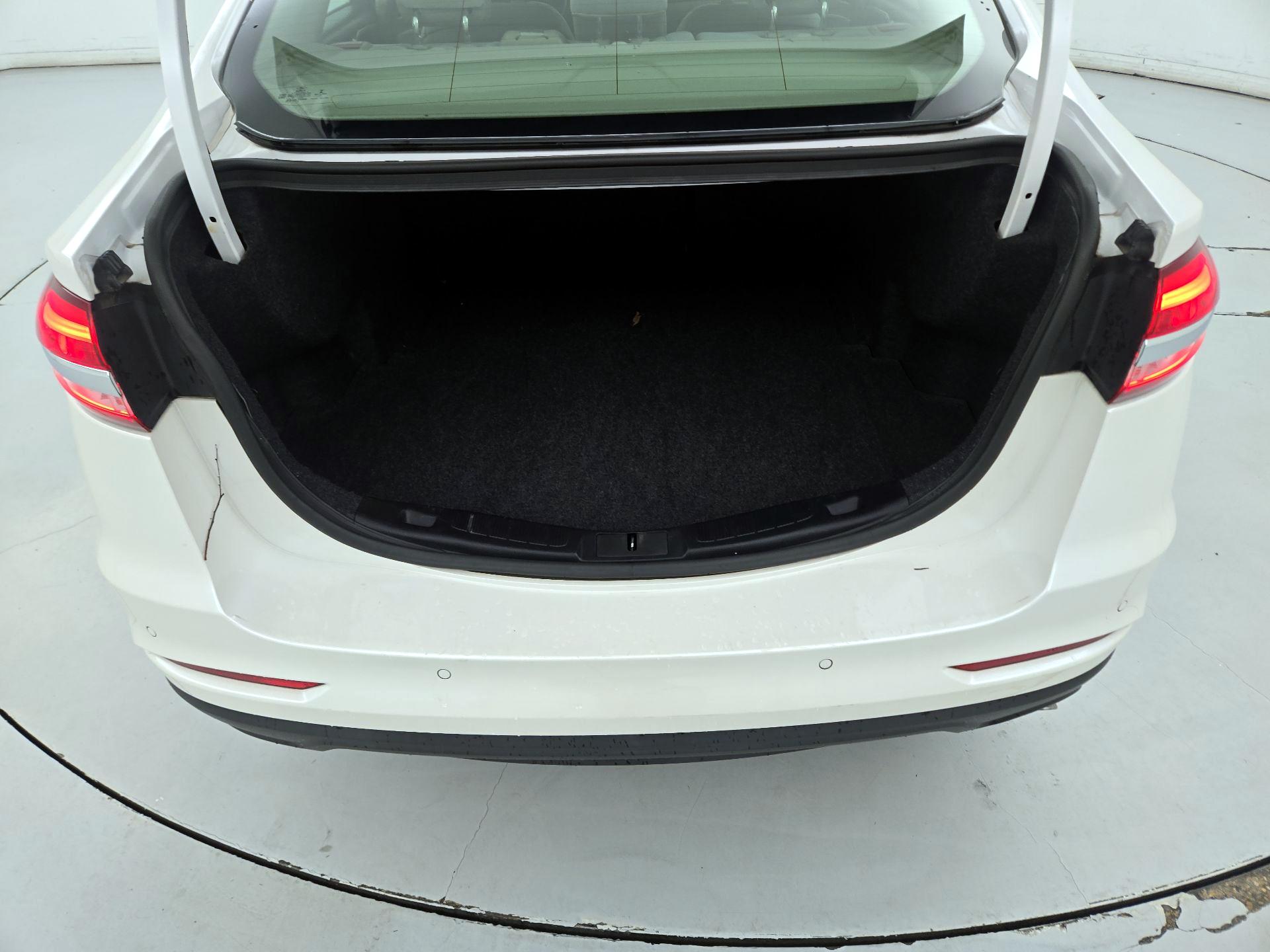 Thumbnail: 2020 Ford Fusion - 20