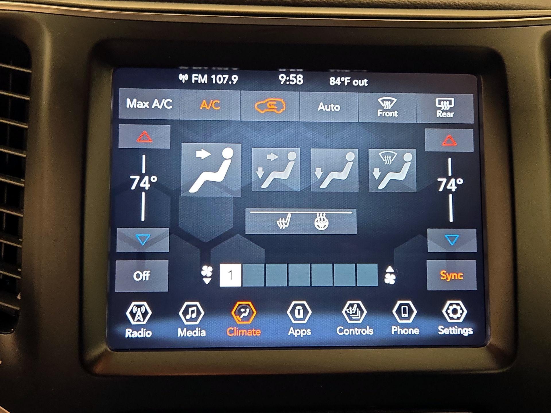 Thumbnail: 2021 Jeep Cherokee - 16