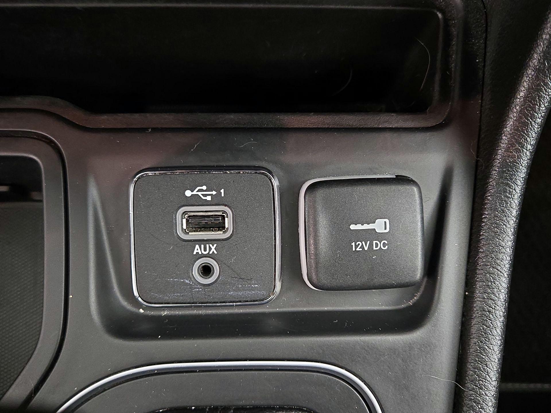 Thumbnail: 2021 Jeep Cherokee - 18
