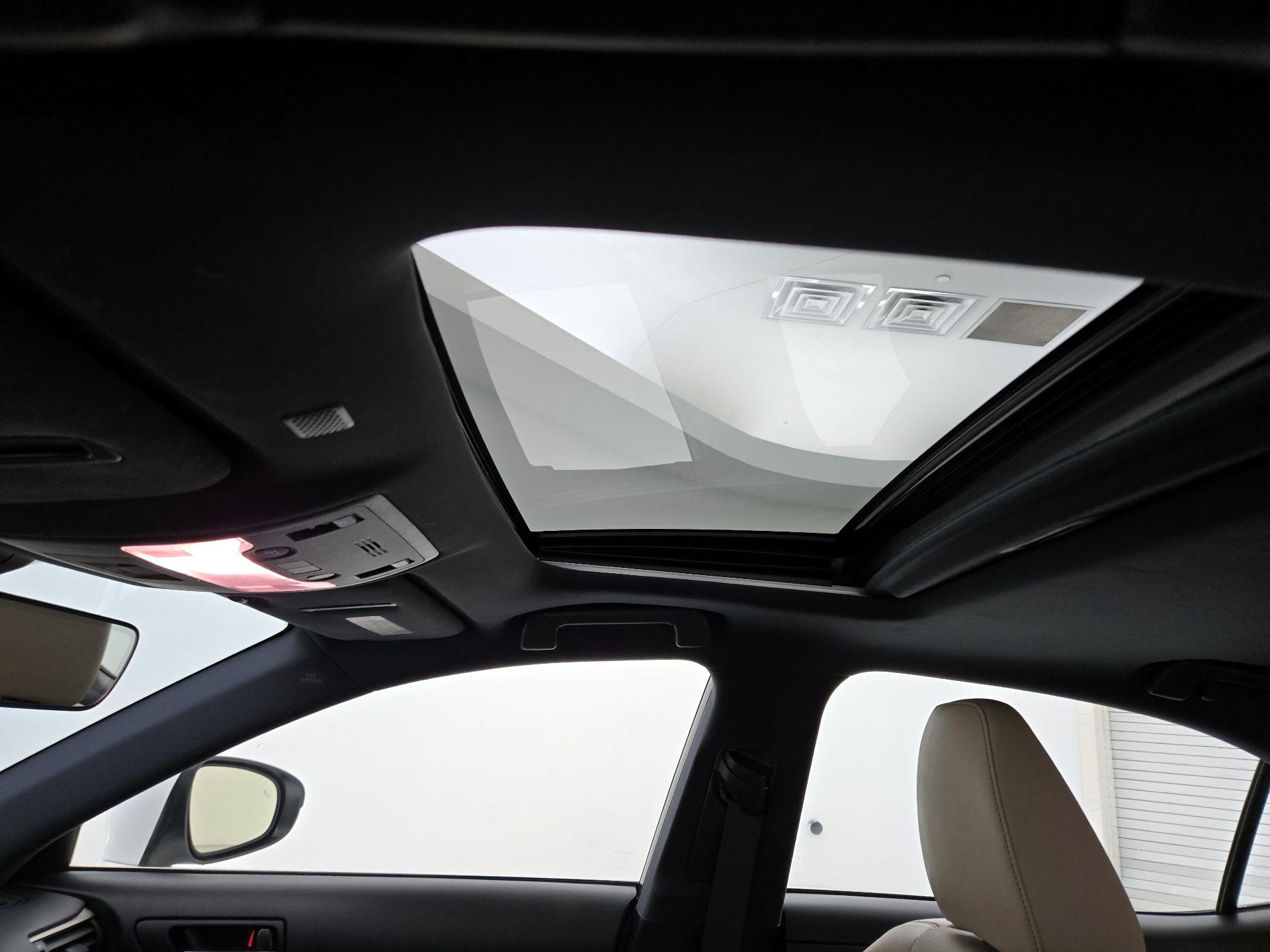 Thumbnail: 2019 Lexus IS - 20